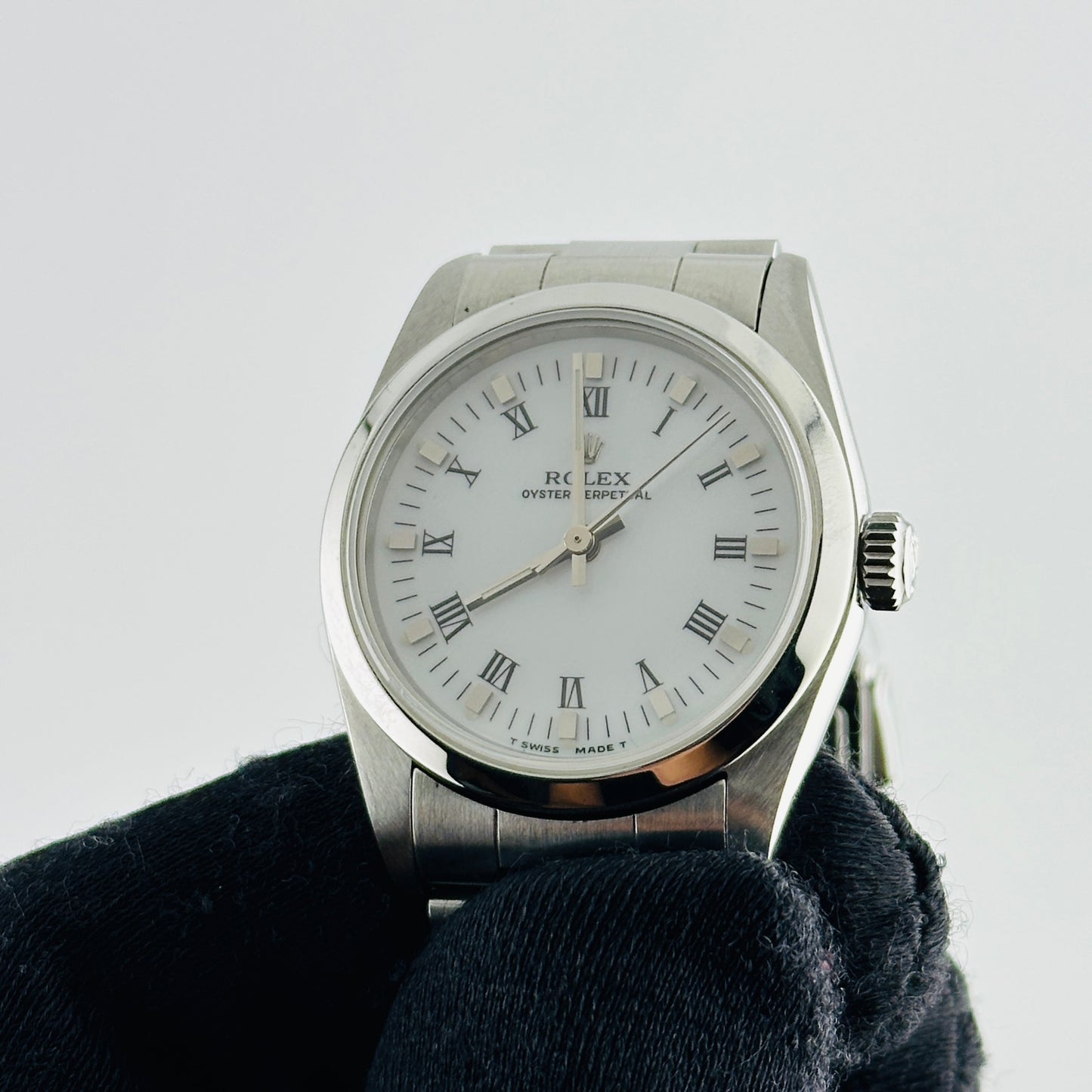 Rolex Oyster Perpetual White Roman Dial on Oyster Bracelet Ref. 67480 Papers 1997 — view 3