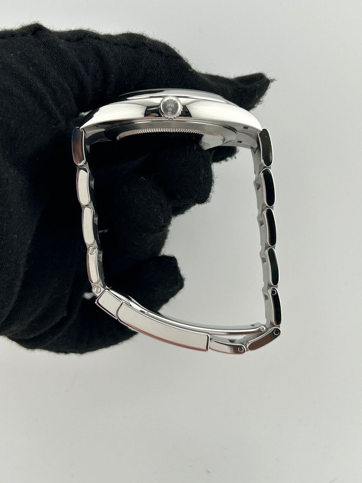 Rolex Datejust 41 Black Index Dial on Oyster Steel Bracelet Ref. 126300 Card 2020 — view 6