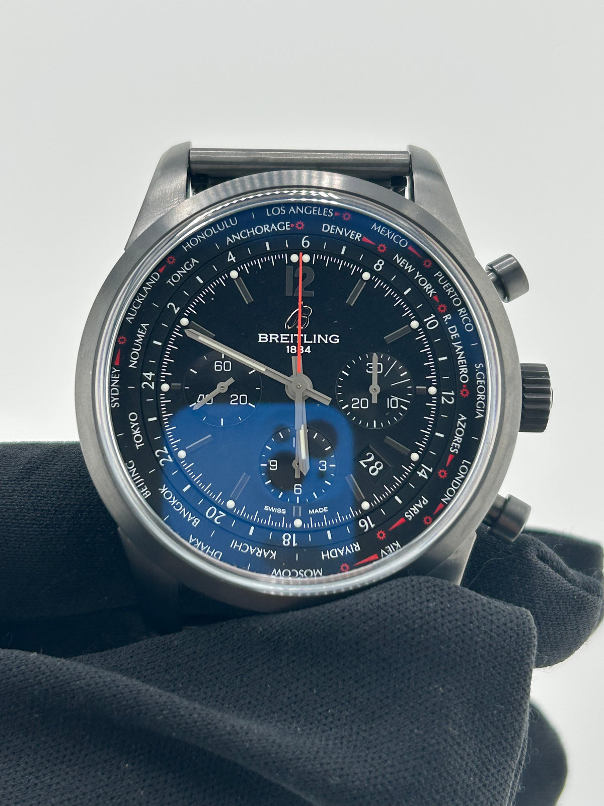 Breitling Transocean Unitime Pilot Black Dial on Stainless Steel Mesh Bracelet Ref. MB0510 Complete 2015 — view 3