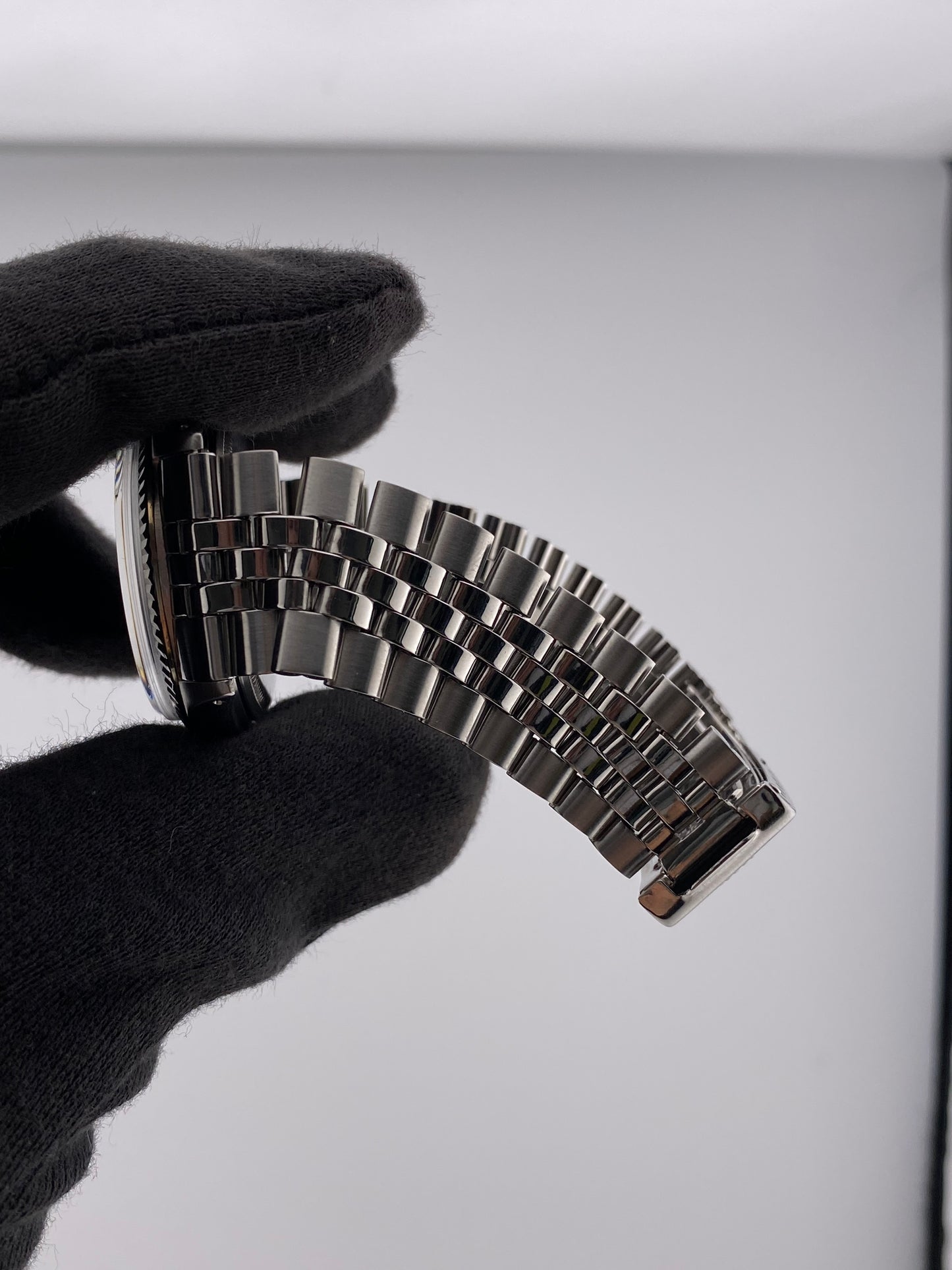 Rolex Datejust 36 Silver Index Dial on Jubilee Ref. 1601 — view 5