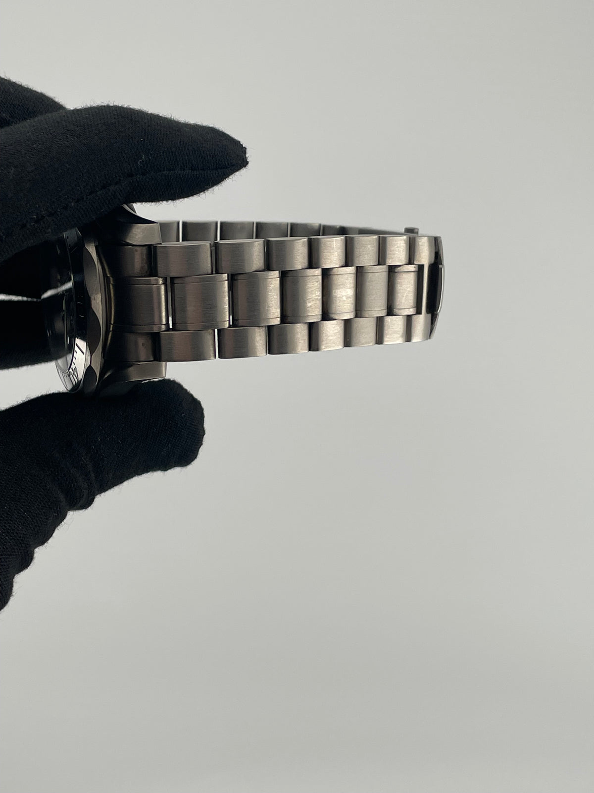 Omega Seamaster Ref. 22935000 Complete Open Date — view 5