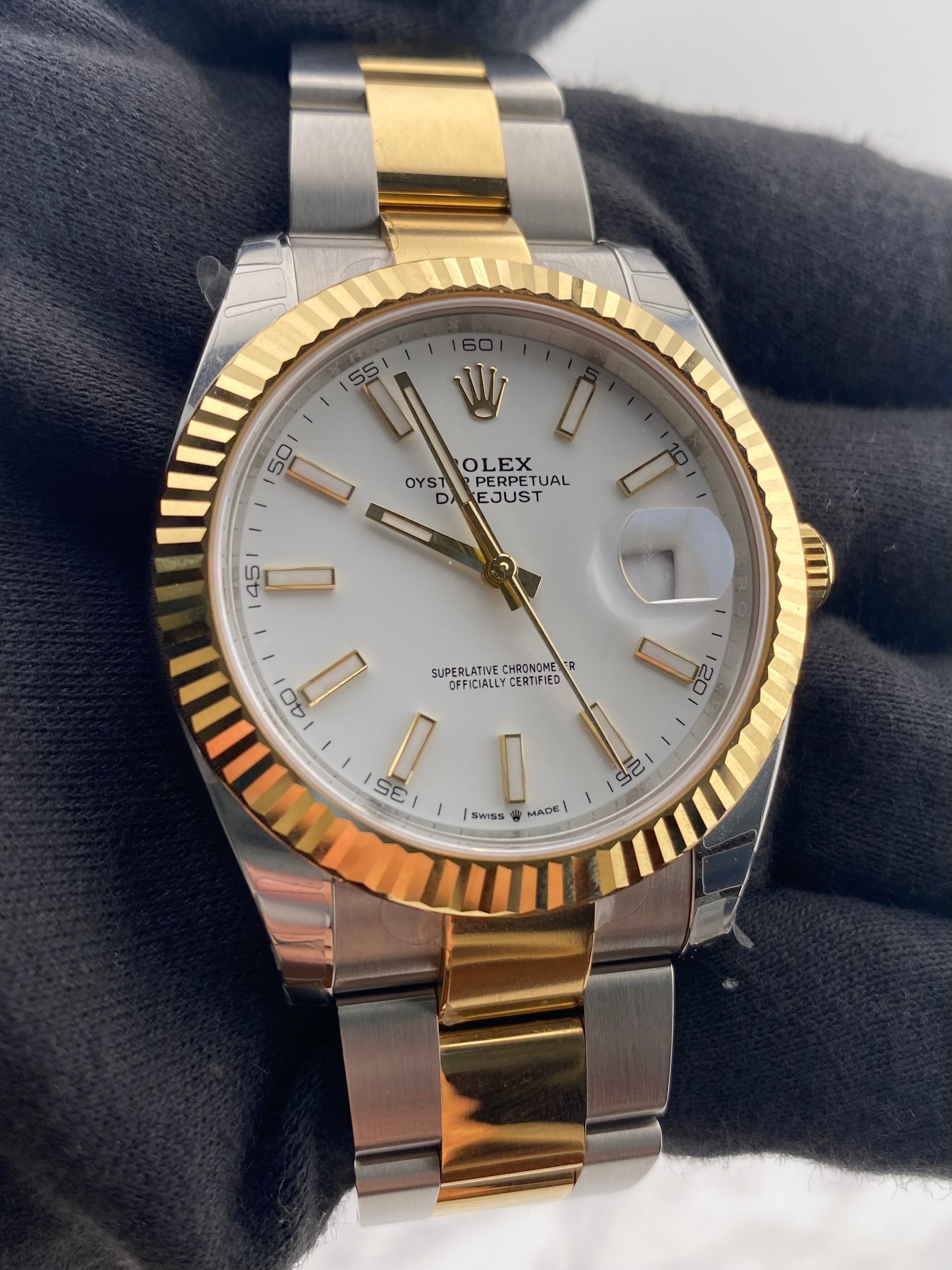 Rolex Datejust 41 White Index Dial on Oyster Ref. 126333 Card 2024 — view 3