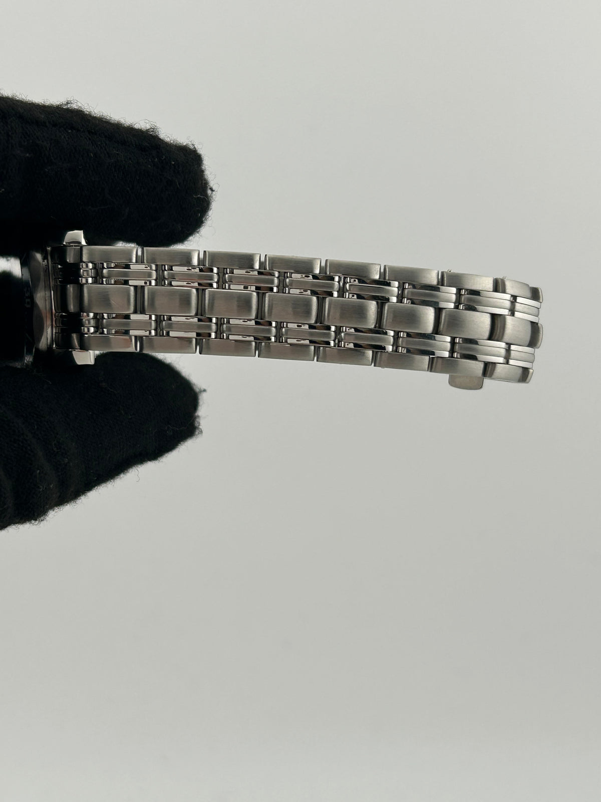 Omega Seamaster Blue Wave Motif Dial on Stainless Steel Bracelet Ref. 2583.80.00 Card 2013 — view 5