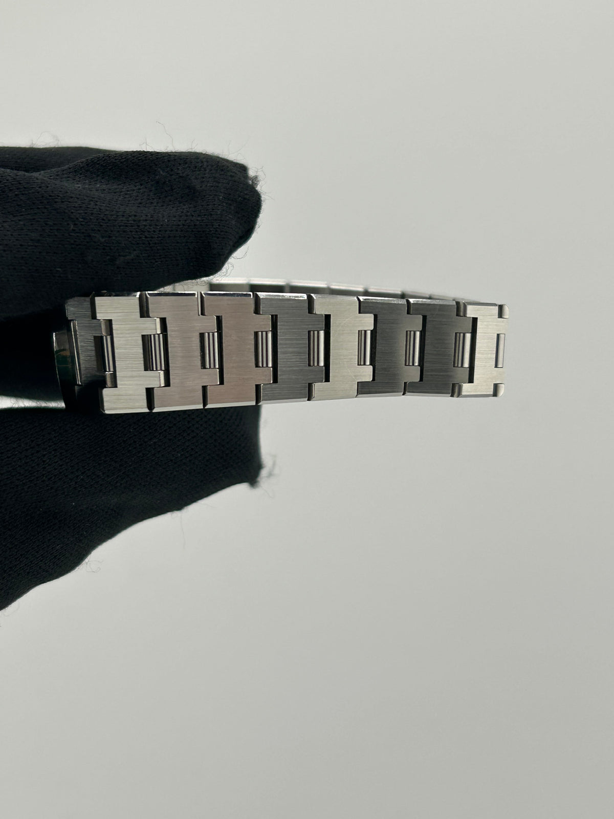 Bvlgari Bulgari Black Dial on Stainless Steel Bracelet Ref. BB23SSD — view 5