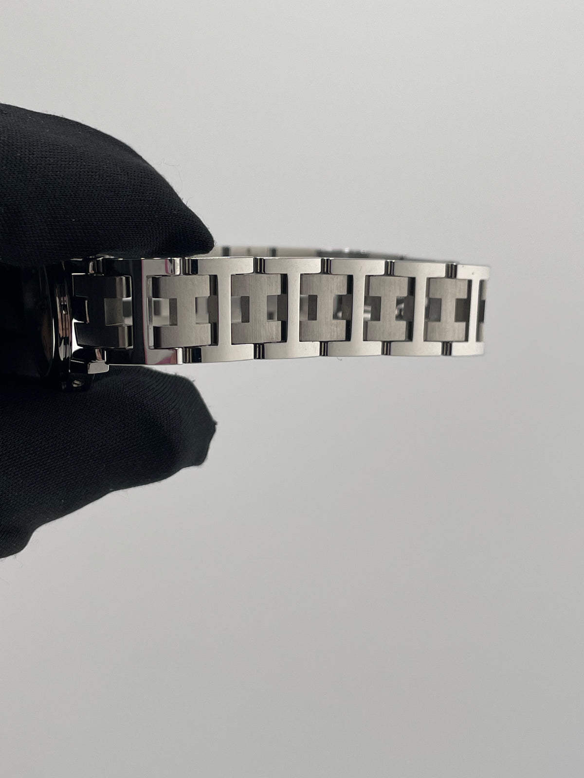Hermes Clipper Salmon / Arabic Numerals Dial on Stainless Steel Bracelet Ref. CL4.210 Papers Open Date — view 5