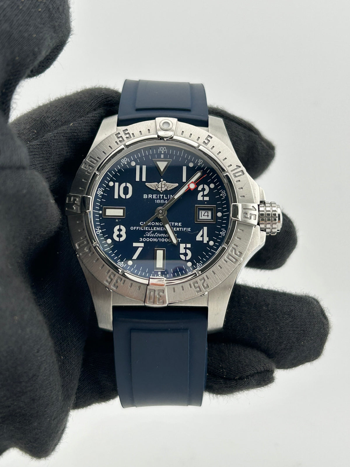 Breitling Avenger Seawolf Blue Dial on Rubber Band Ref. A1733010/C756 Complete 2009 — view 2
