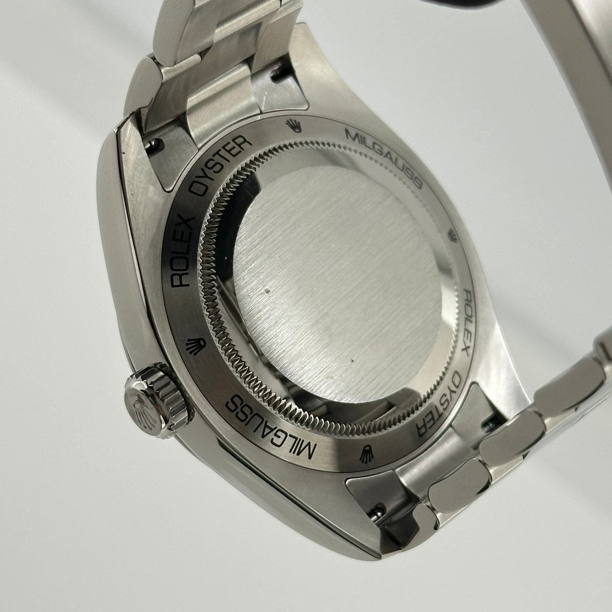 Rolex Milgauss Black Dial on Oyster Bracelet Ref. 116400 Card 2009 — view 4