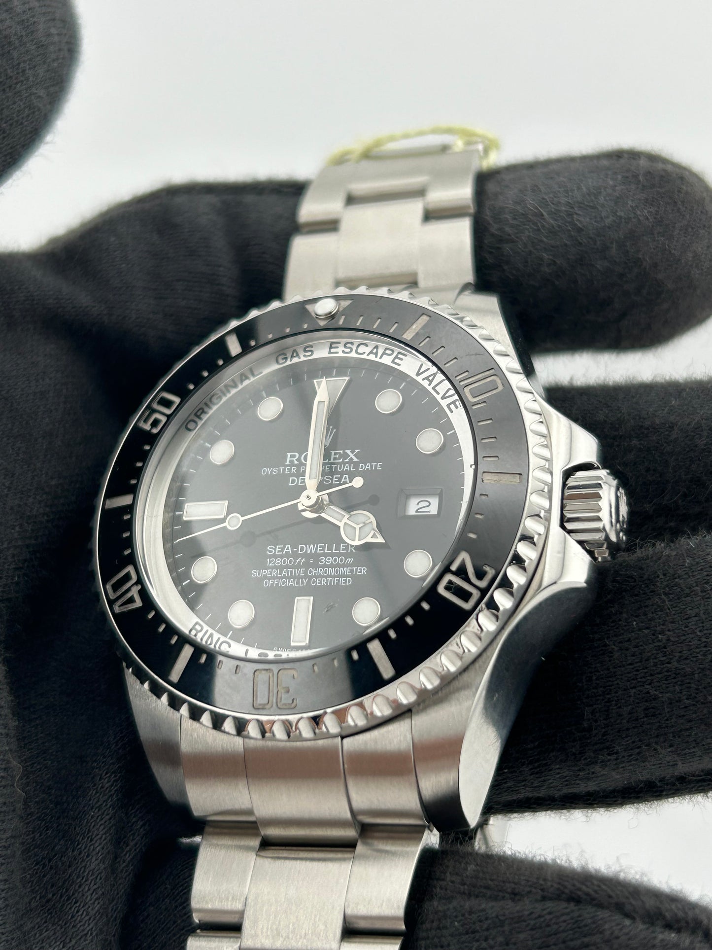 Rolex Sea-Dweller Deepsea Black Dial on Oyster Bracelet Ref. 116660 Card 2013 — view 2