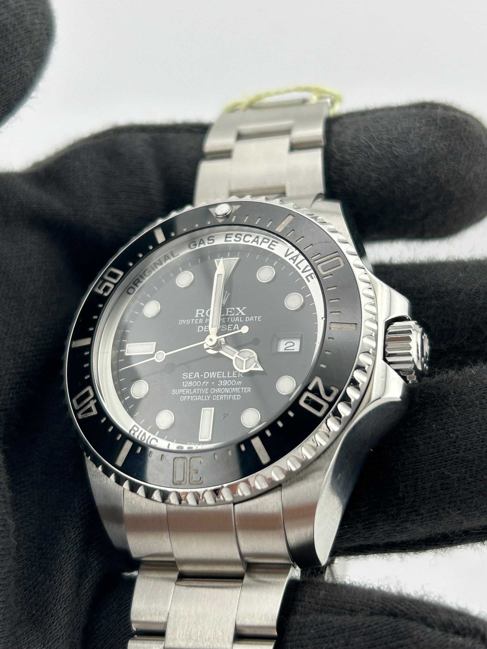 Rolex Sea-Dweller Deepsea Black Dial on Oyster Bracelet Ref. 116660 Card 2013 — view 2
