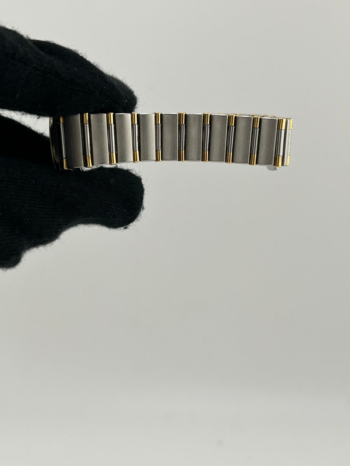 Omega Constellation Mini Yellow Dial on 2 Tone Bracelet Ref. 1362.10 — view 5