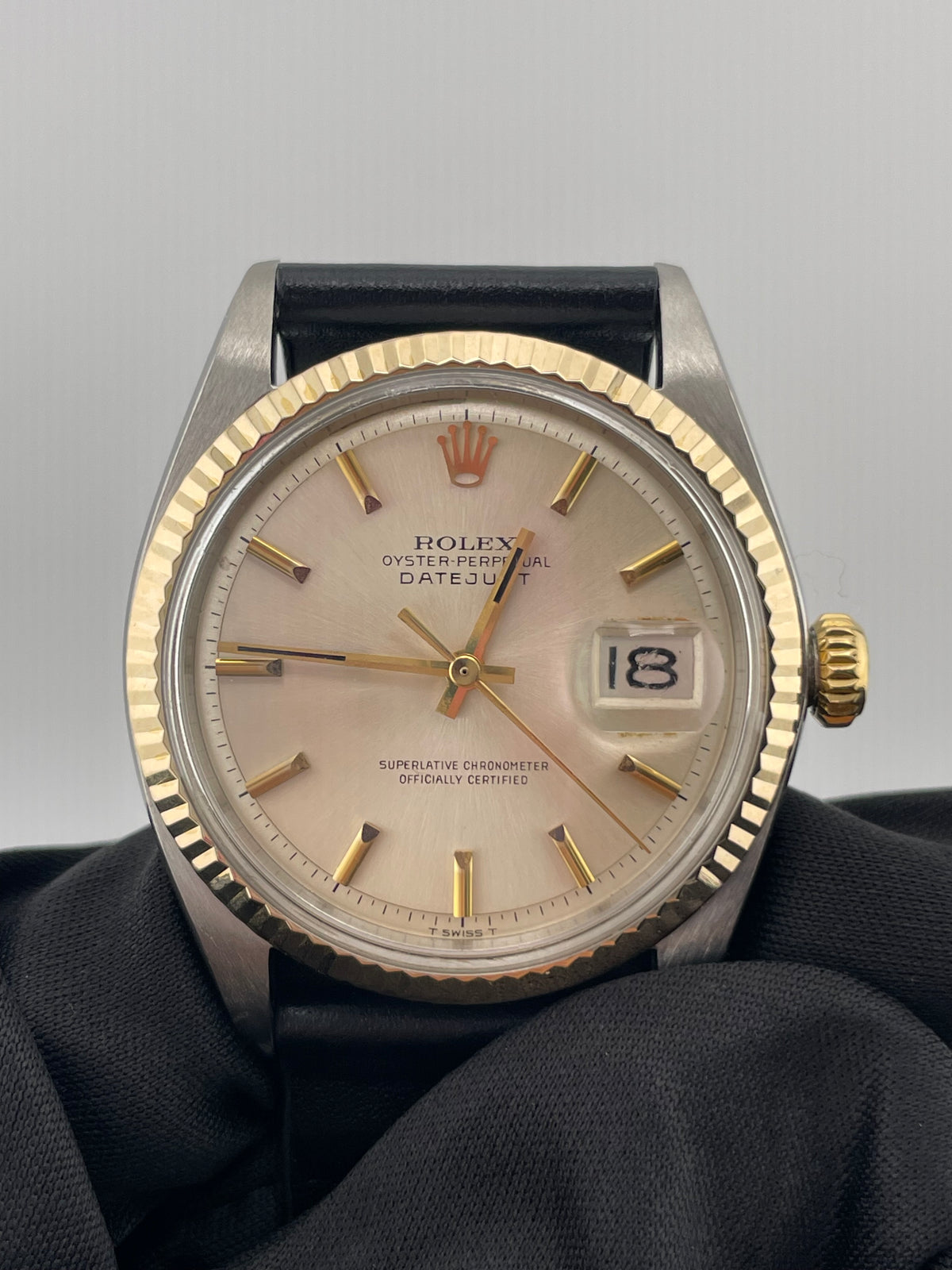 Rolex Datejust 36 Champagne Stick Dial on Generic Black Leather Band Ref. 1601 1974 — view 3