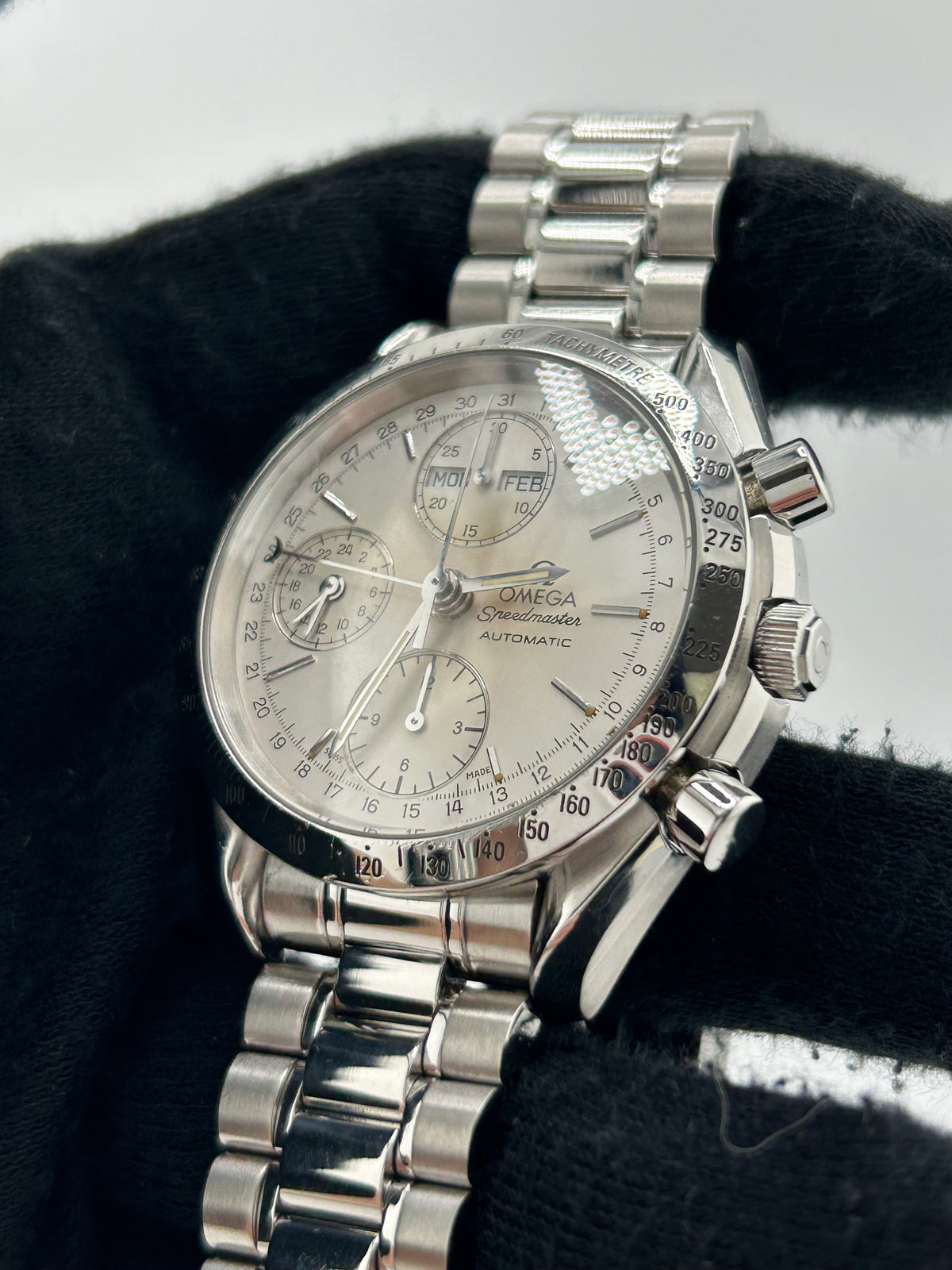Omega Speedmaster Day Date Silver Dial on Stainless Steel Bracelet Ref. 3521.30.00 Complete — view 3