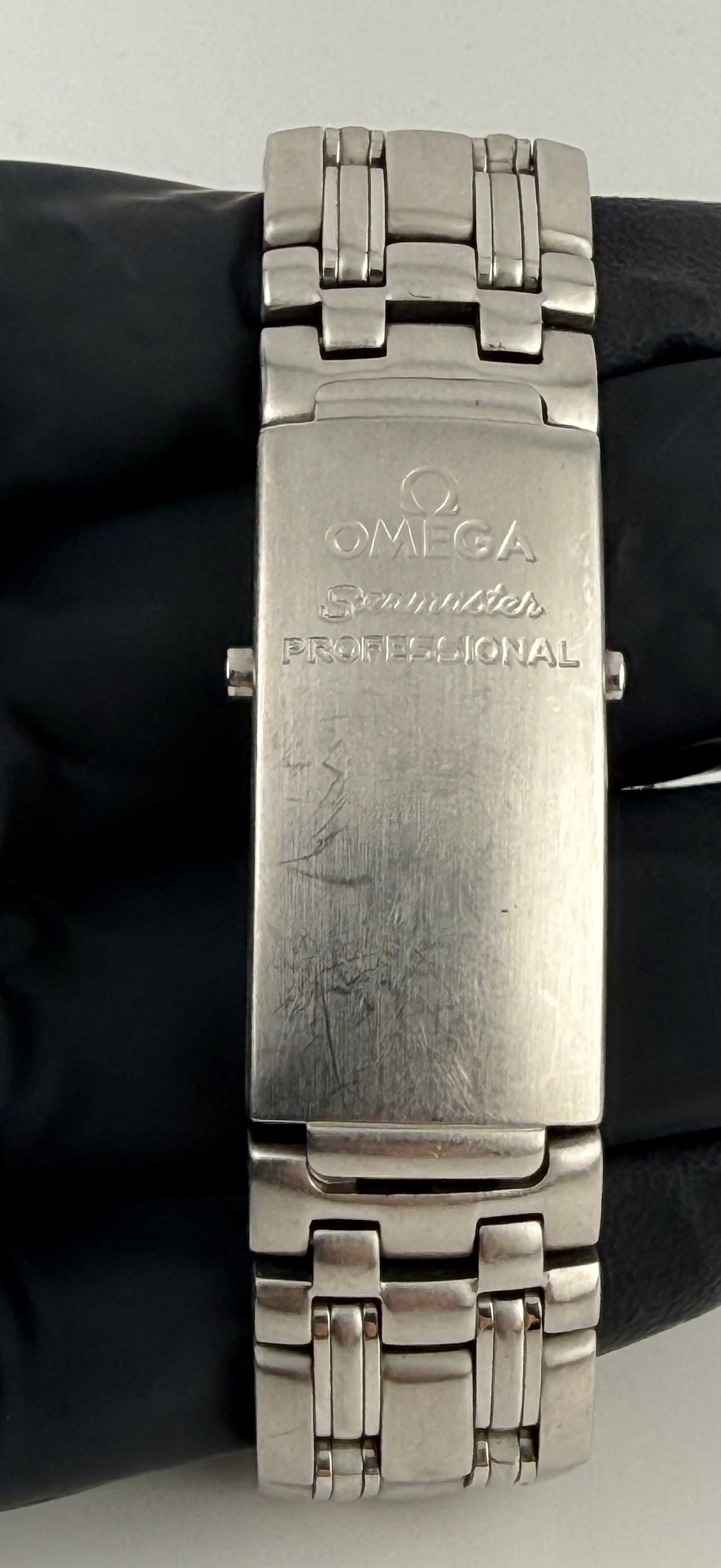 Omega Seamaster 300M Blue Dial on Stainless Steel Ref. 2552.80.00 — view 5
