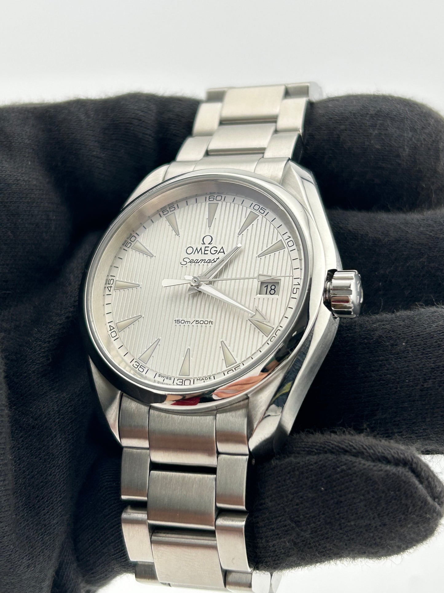 Omega Seamaster Aqua Terra 150m Silver Dial on Stainless Steel Bracelet Ref. 231.10.39.60.02.001 Card 2018 — view 2