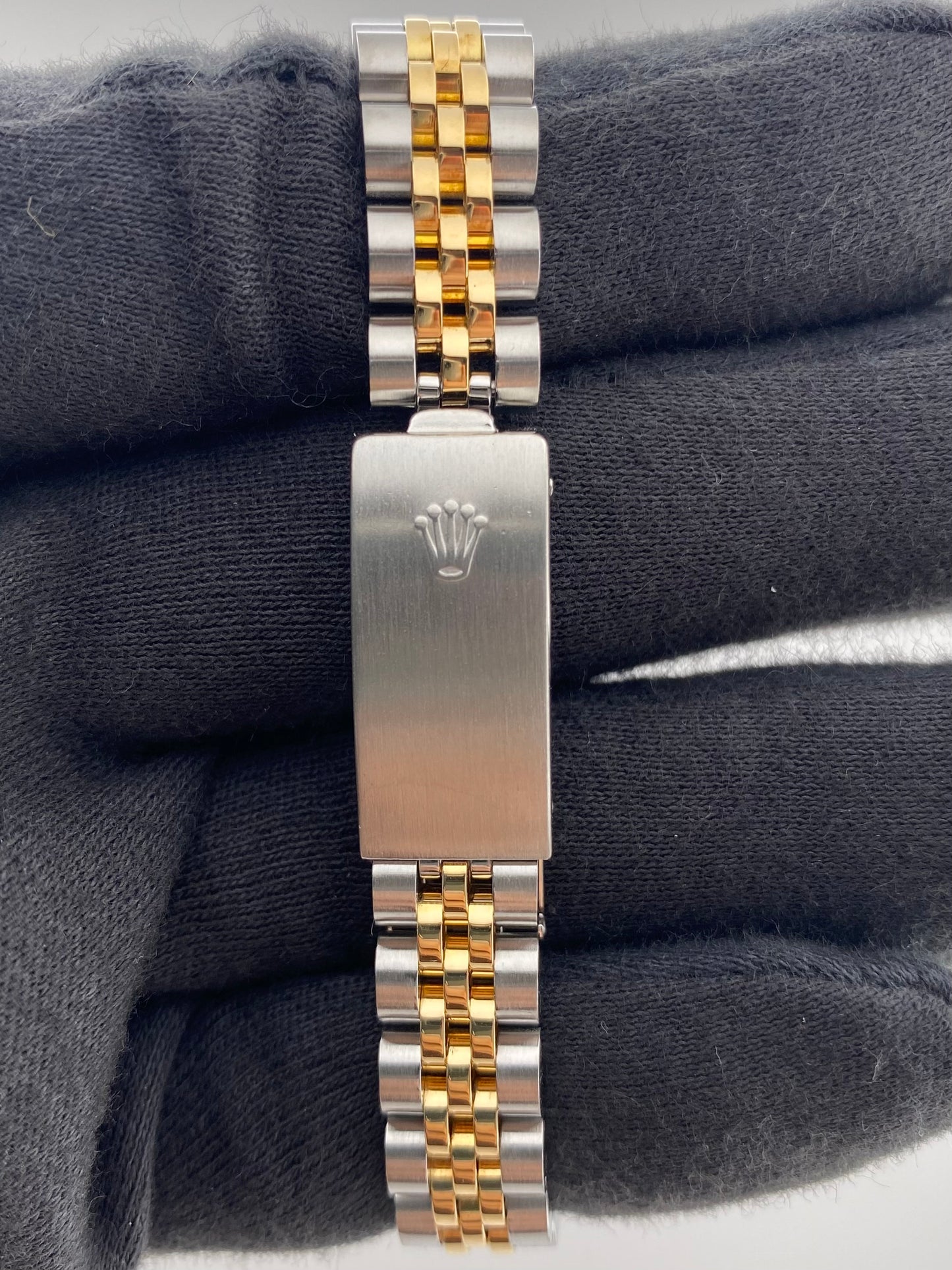 Rolex Oyster Perpetual Date Champagne Stick Dial on D Link Jubilee Ref. 6917 1983 — view 4