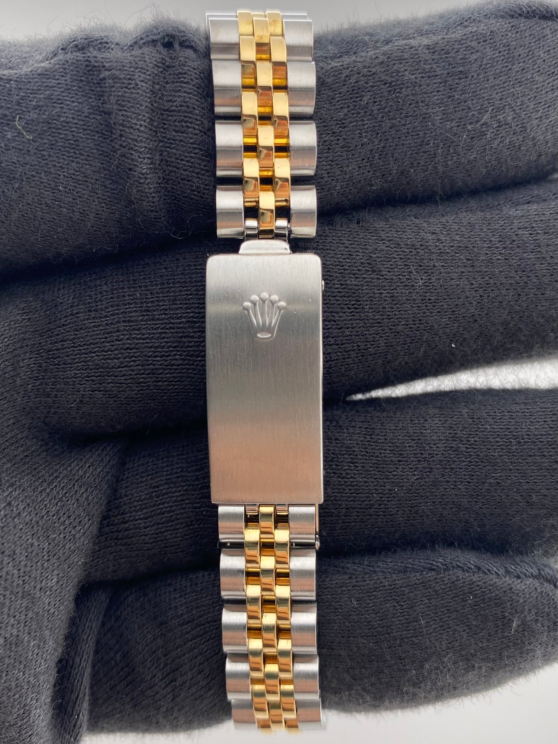Rolex Oyster Perpetual Date Champagne Stick Dial on D Link Jubilee Ref. 6917 1983 — view 4