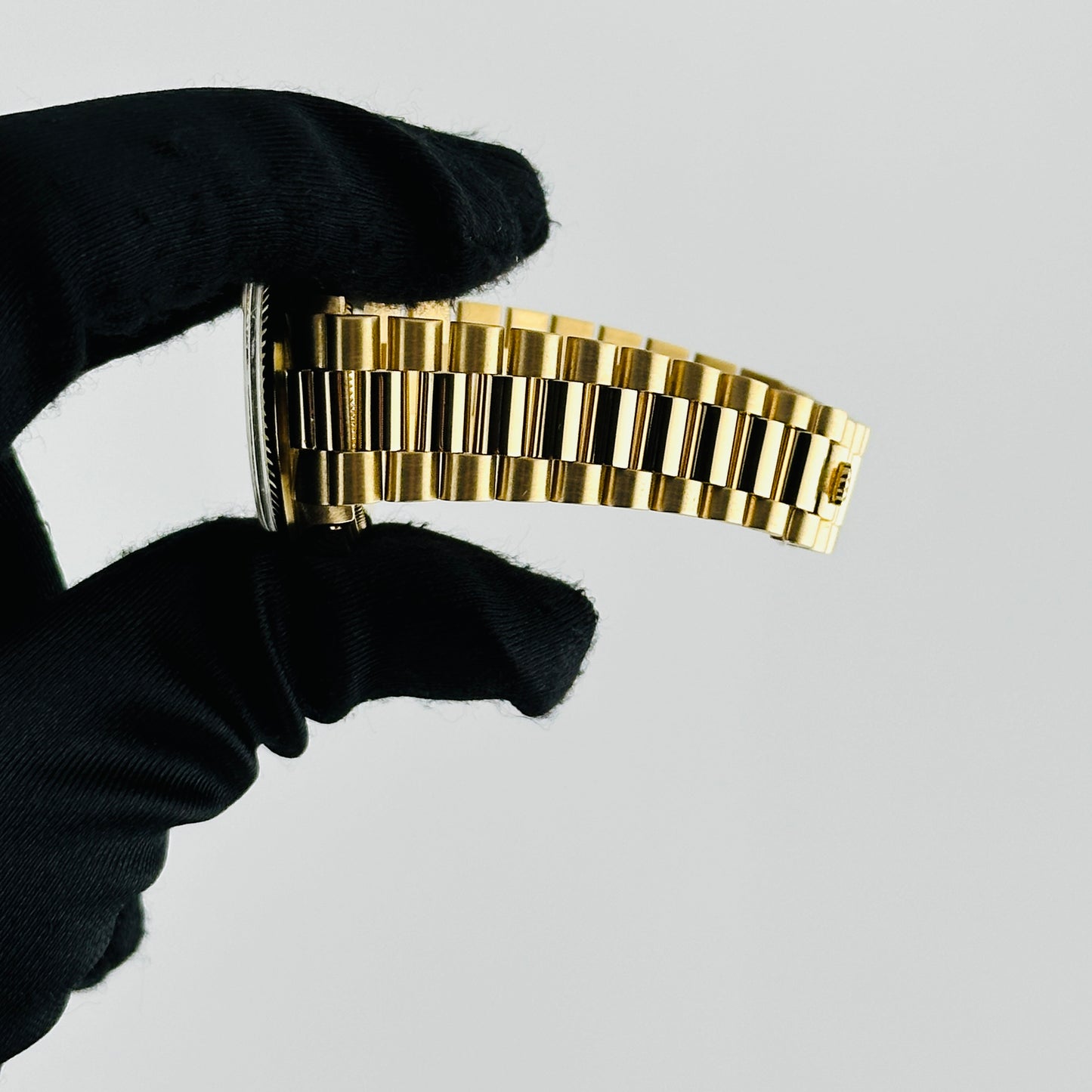 Rolex Datejust Gold Dial on President Ref. 6827 1981 — view 4