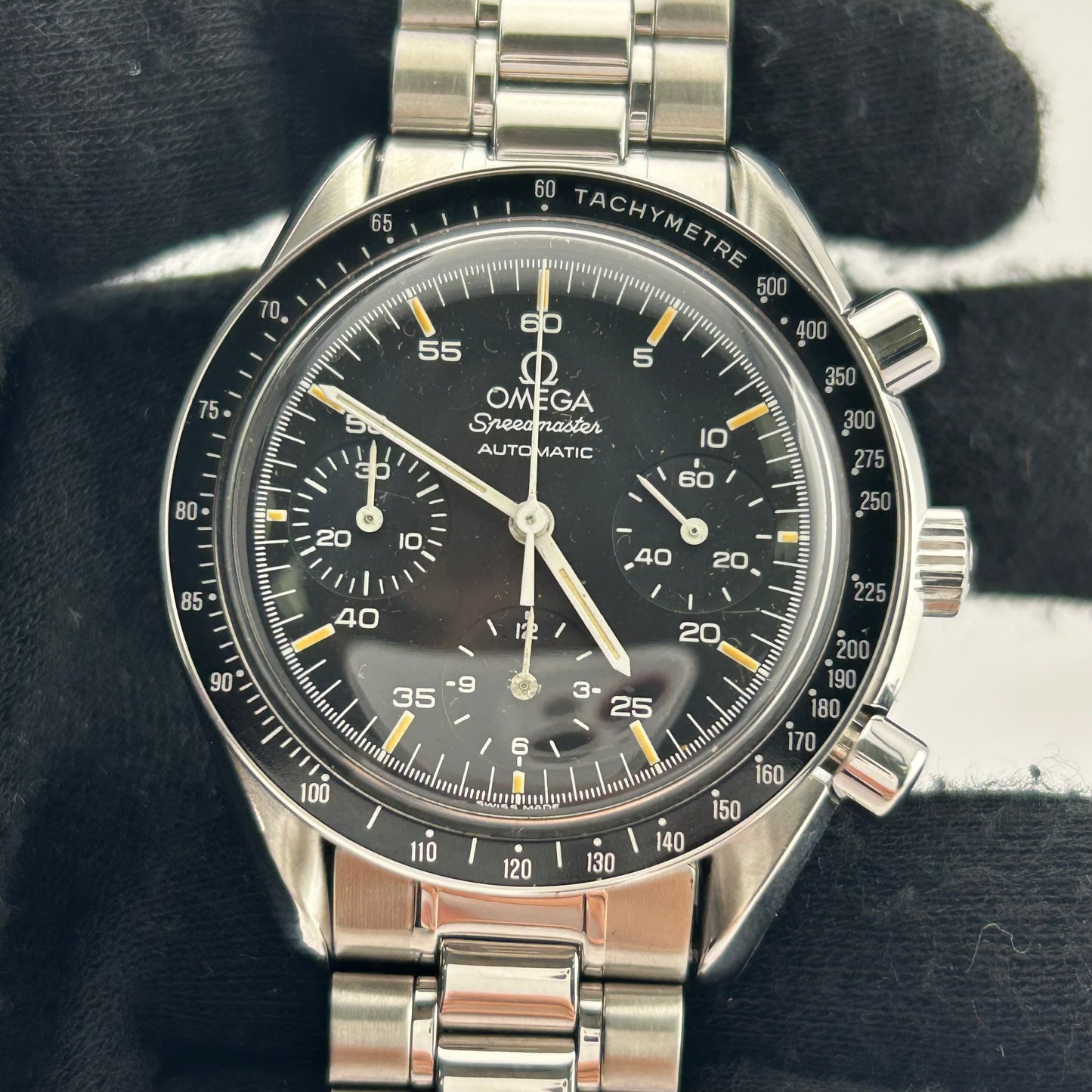 Omega Speedmaster Reduced Black Dial on Stainless Steel Bracelet Ref. 3510.50.00 — view 3