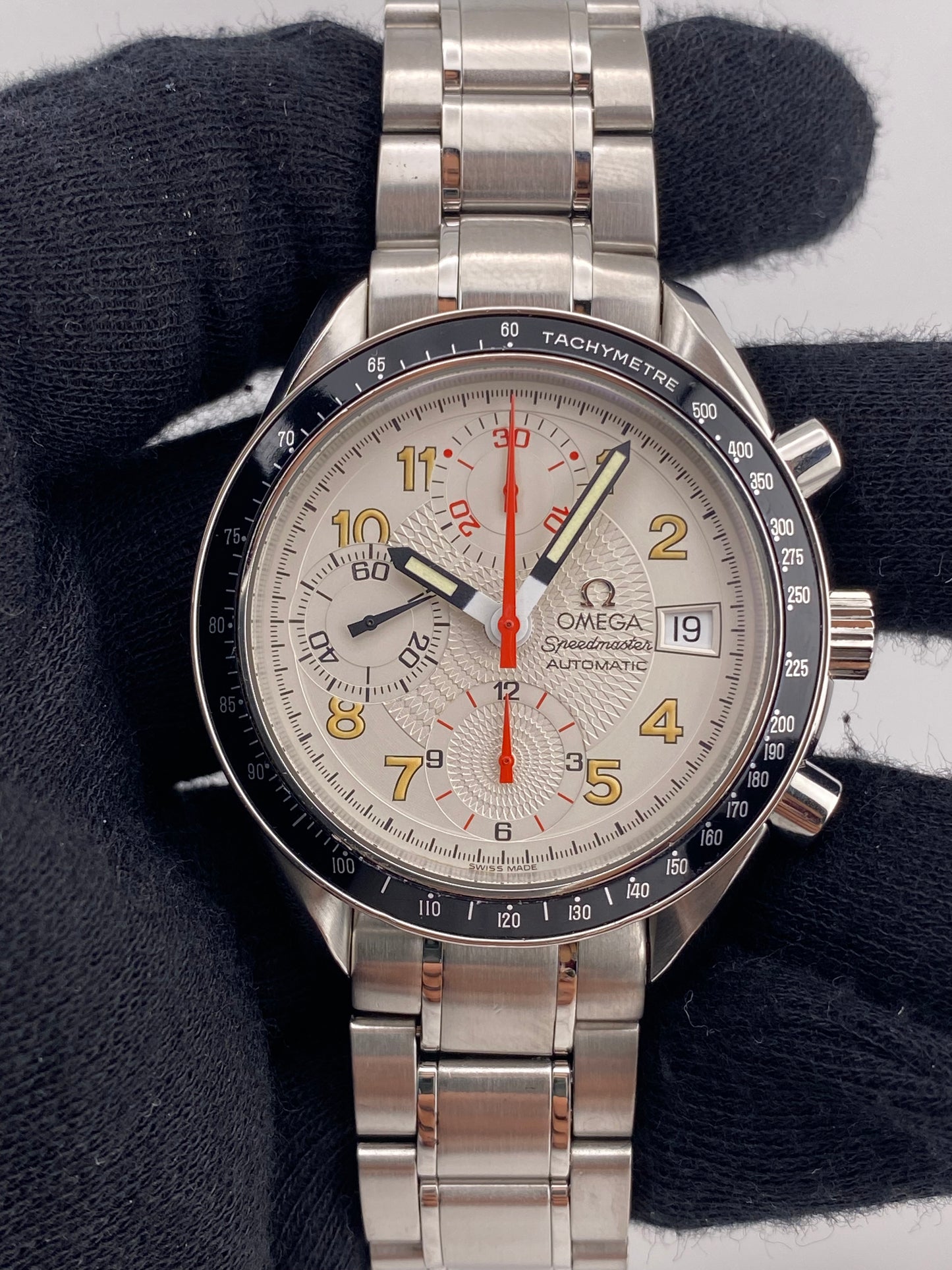 Omega Speedmaster Silver Dial on Stainless Steel Bracelet Ref. 3513.33 — view 2
