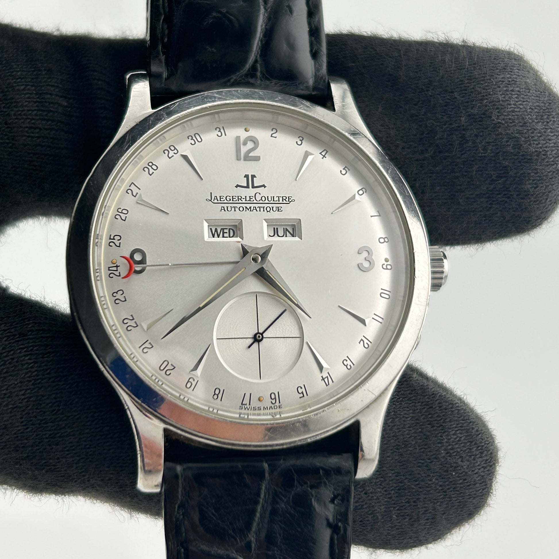 Jaeger Le Coultre Master Control Silver Dial on Leather Ref. 140.840.872B Papers 1995 — view 3