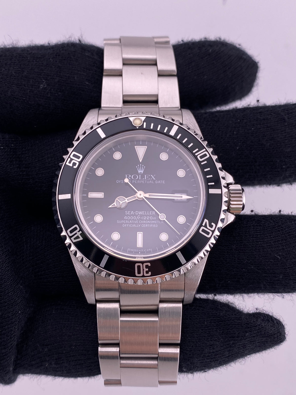 Rolex Sea-Dweller Black Dial on Oyster Ref. 16600 — view 2