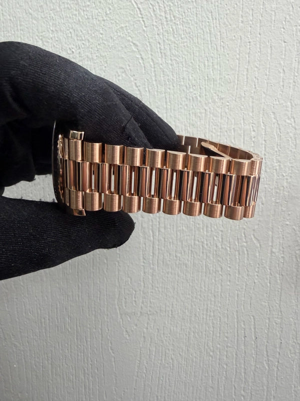 Rolex Day-Date 40 Sundust Strip Motif Index Dial on President Ref 228235 with New Style Card Green 2021