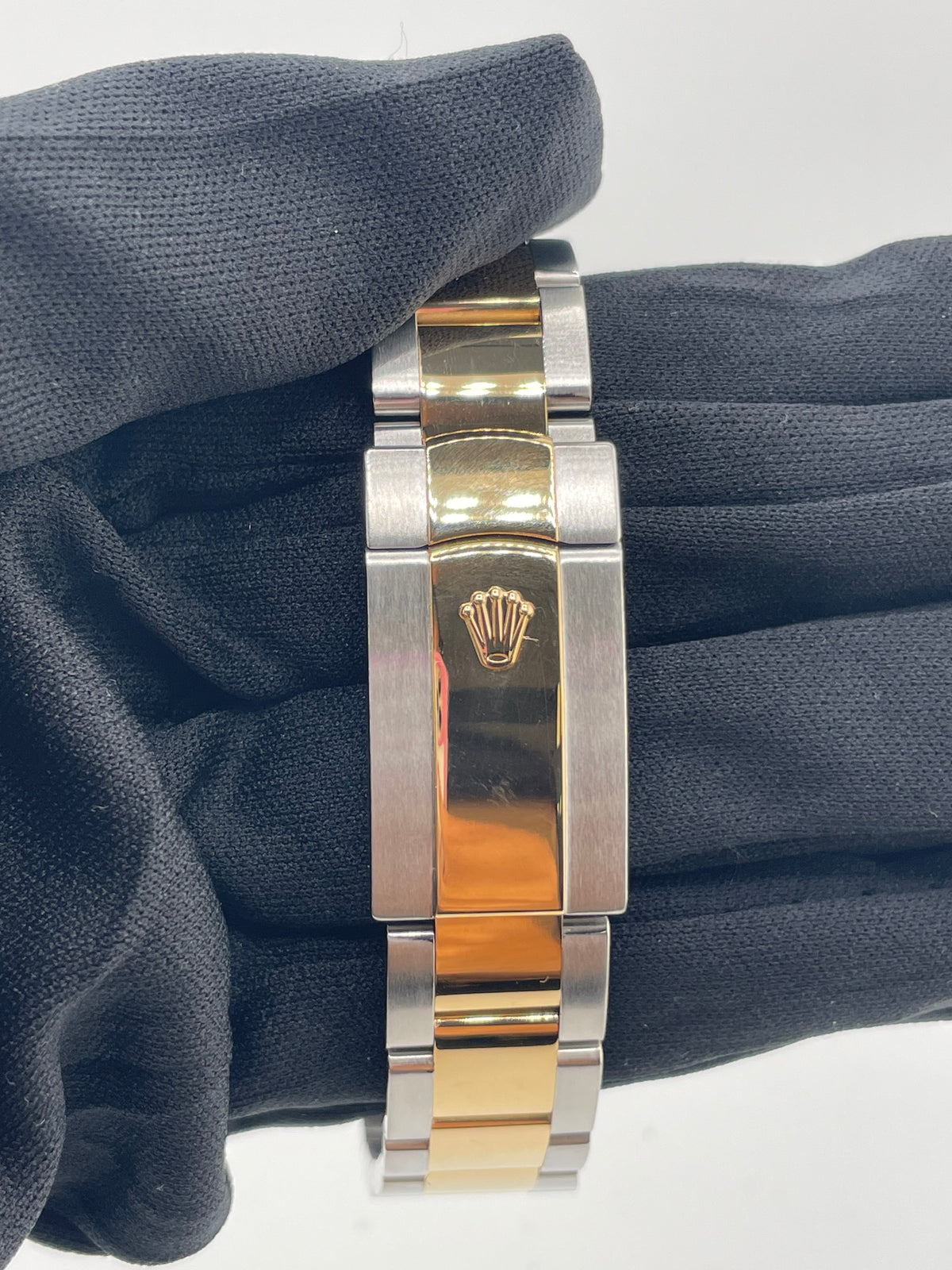 Rolex Datejust II Champagne Diamond Dial on Oyster Ref. 116333 Card 2019 — view 4