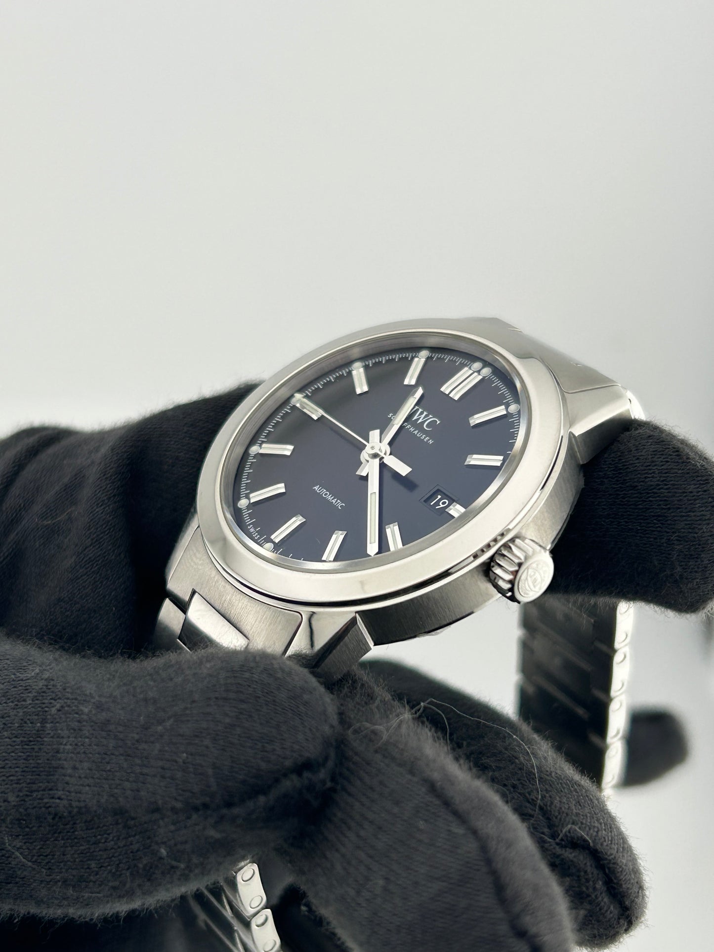 Iwc Ingenieur Automatic Black Dial on Stainless Steel Ref. IW357002 Card 2018 — view 3