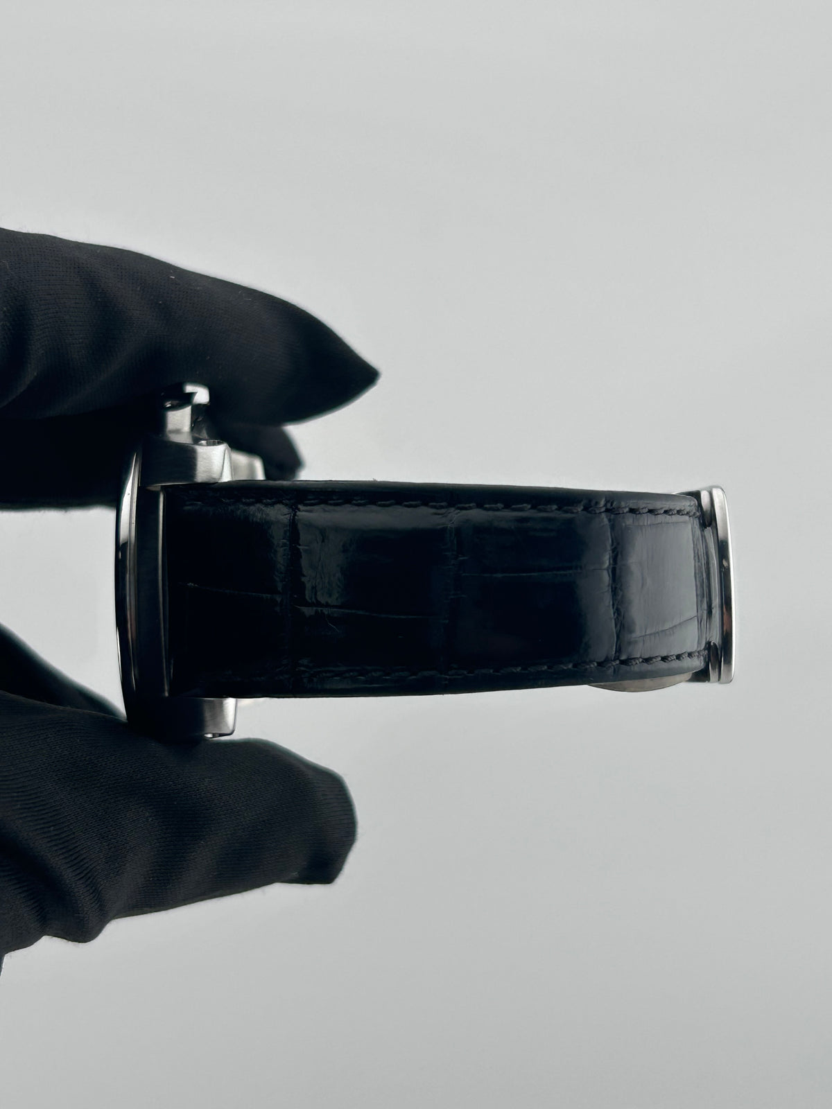 Cartier Calibre De Cartier Silver Roman Numerals Dial on Black Leather Strap Ref. 35840 Card 2017 — view 6