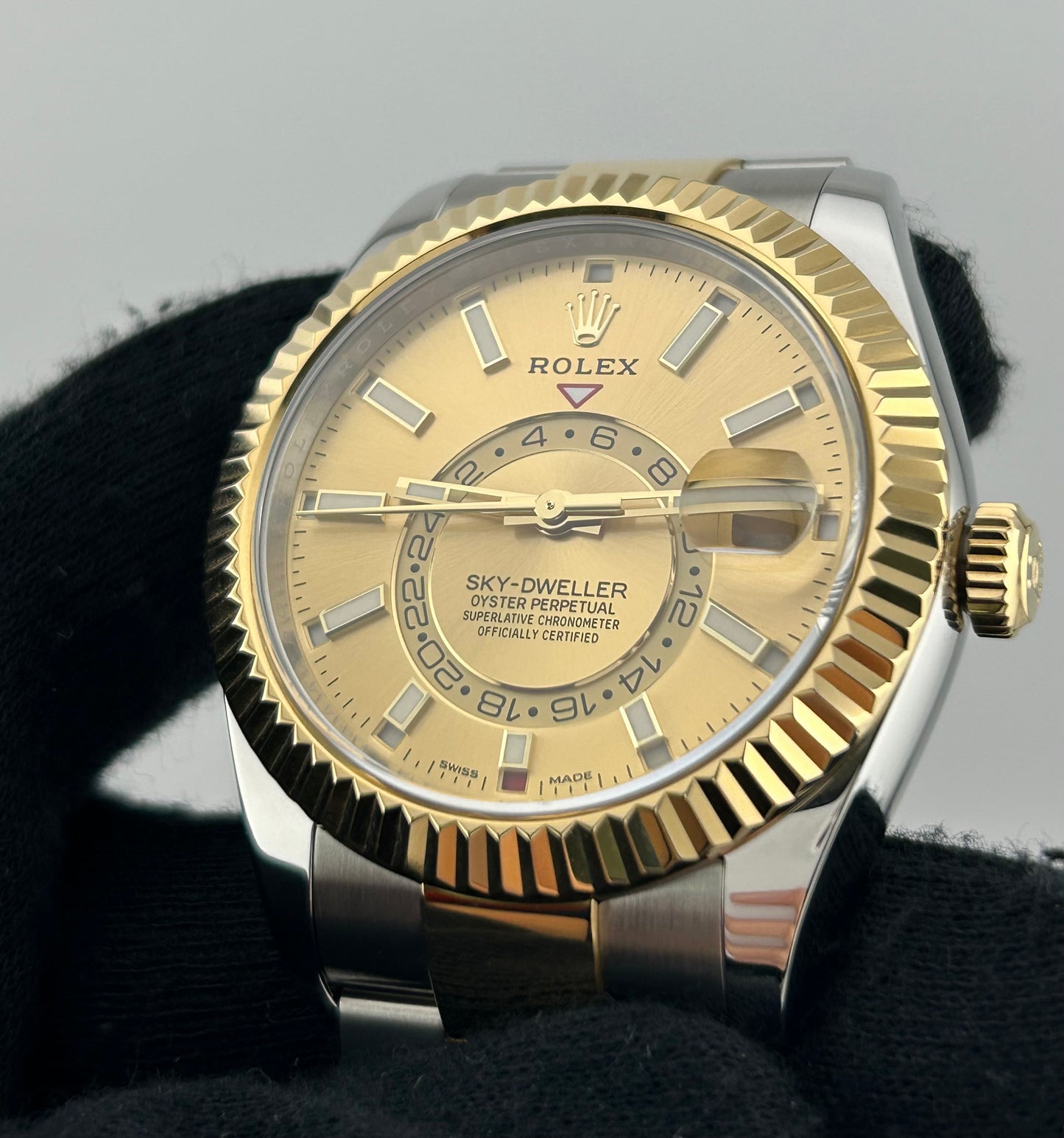 Rolex SkyDweller Champagne Index Dial on Oyster Bracelet Ref. 326933 Card 2022 — view 3