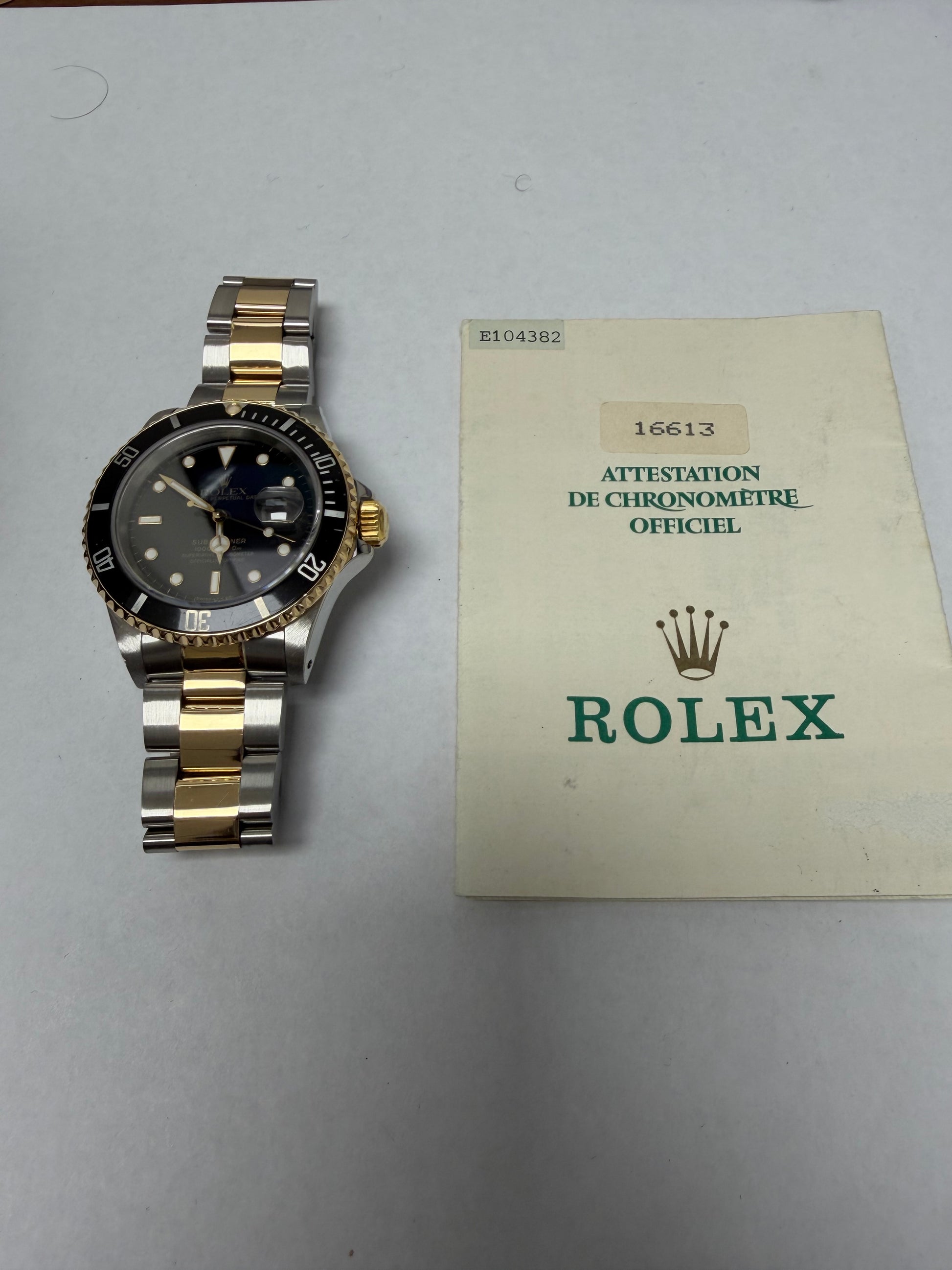 Rolex Submariner Black Dial on Oyster Ref. 16613 Papers 1990 — view 6