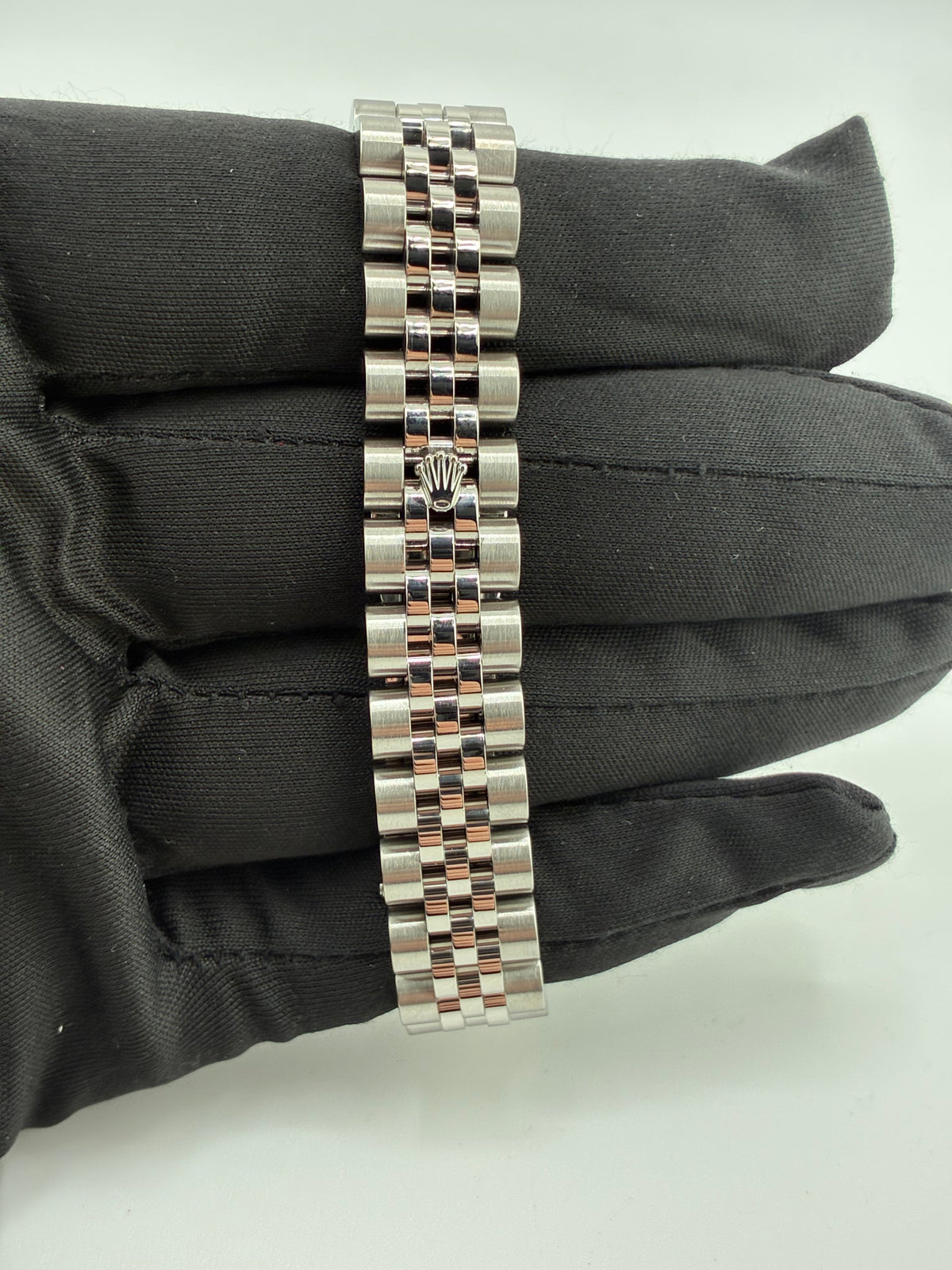 Rolex Datejust Lady White Diamond Dial on Jubilee Ref. 179174G Papers 2006 — view 4