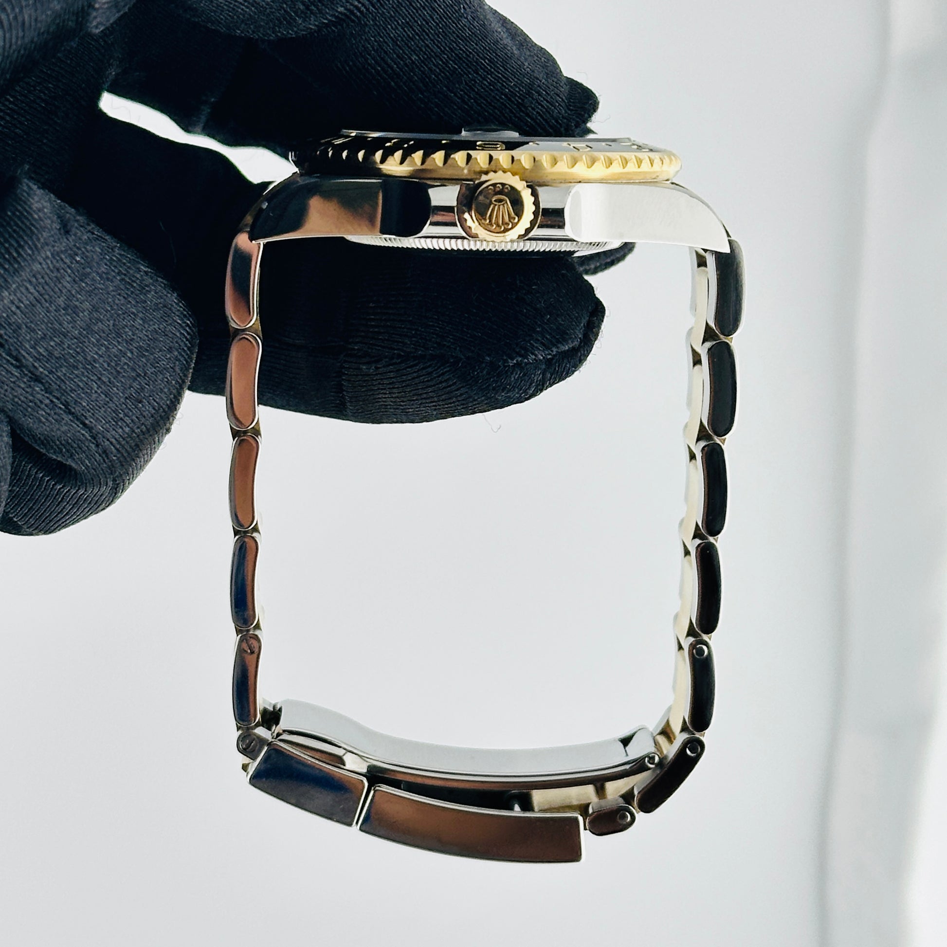 Rolex GMT-Master II Black Dial on Oyster Ref. 116713LN Card 2014 — view 6