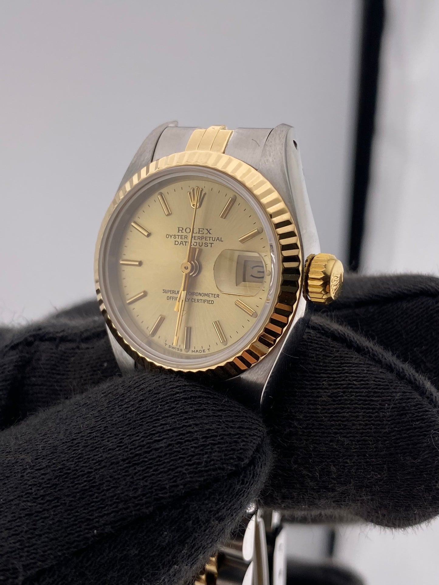 Rolex Datejust Lady Champagne Stick Dial on Jubilee Ref. 69173 Open Date — view 3