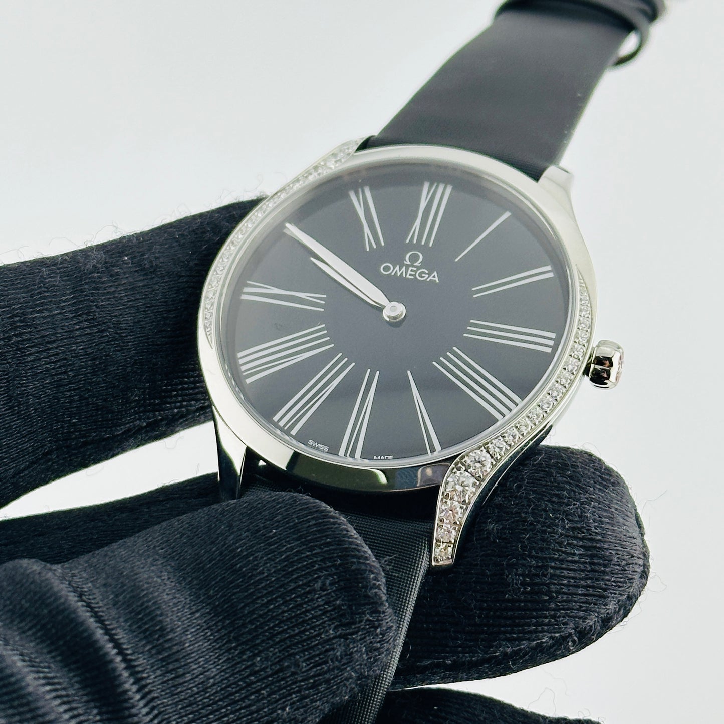 Omega De Ville Trésor Black Dial on Leather Band Ref. 428.17.39.60.01.001 Card Open Date — view 3