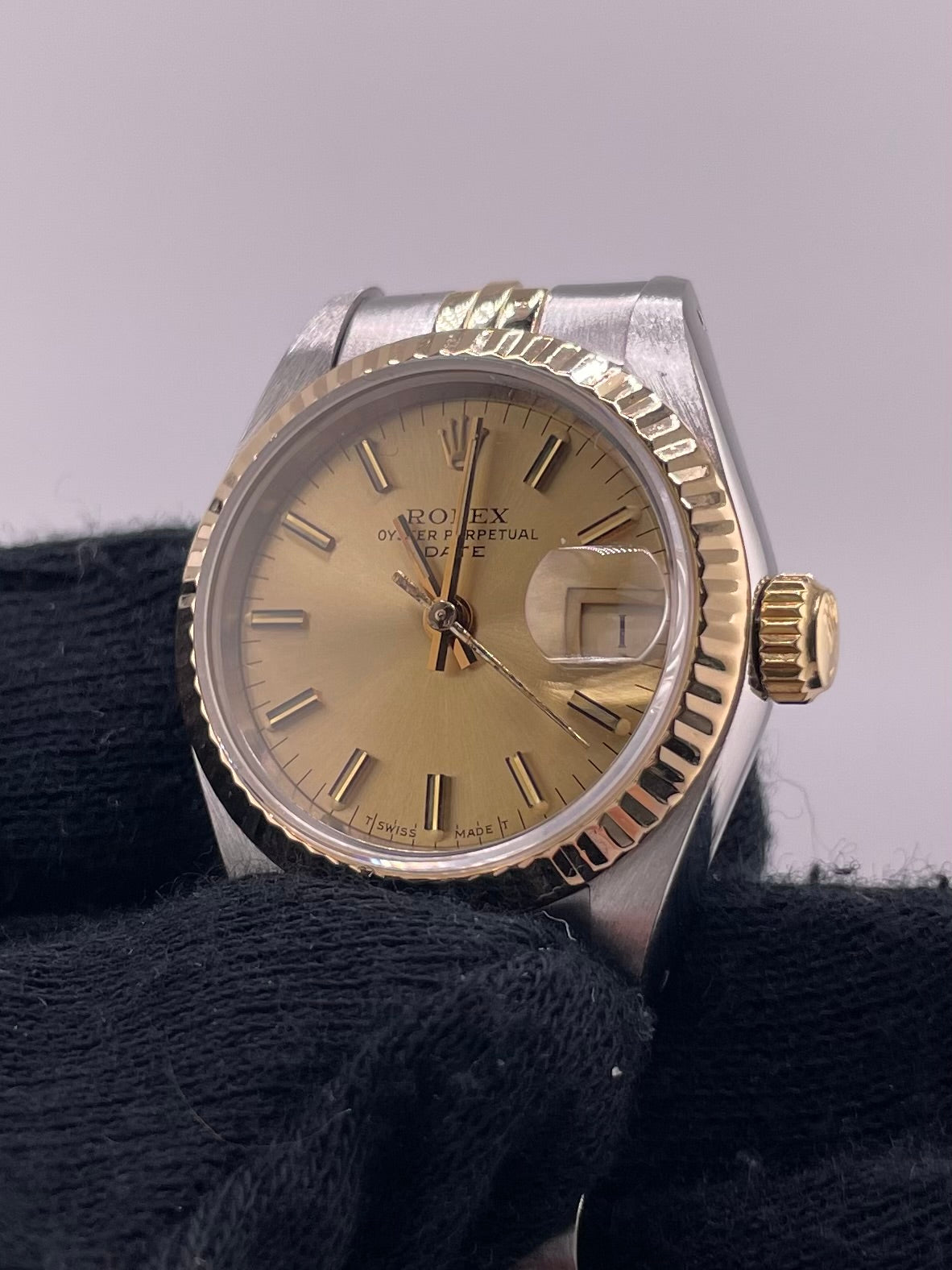 Rolex Datejust Lady Champagne Stick Dial on Jubilee Ref. 69173 Papers 1985 — view 3