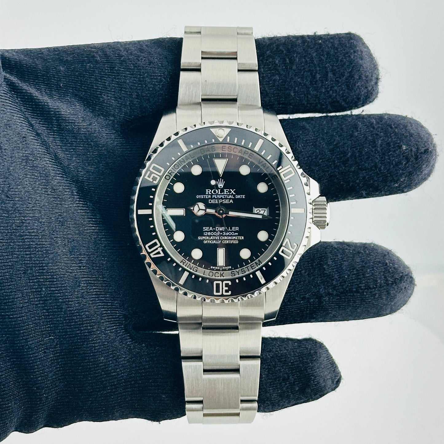 Rolex Sea-Dweller Deepsea Black Dial on Oyster Bracelet Ref. 116660 Card 2009 — view 2