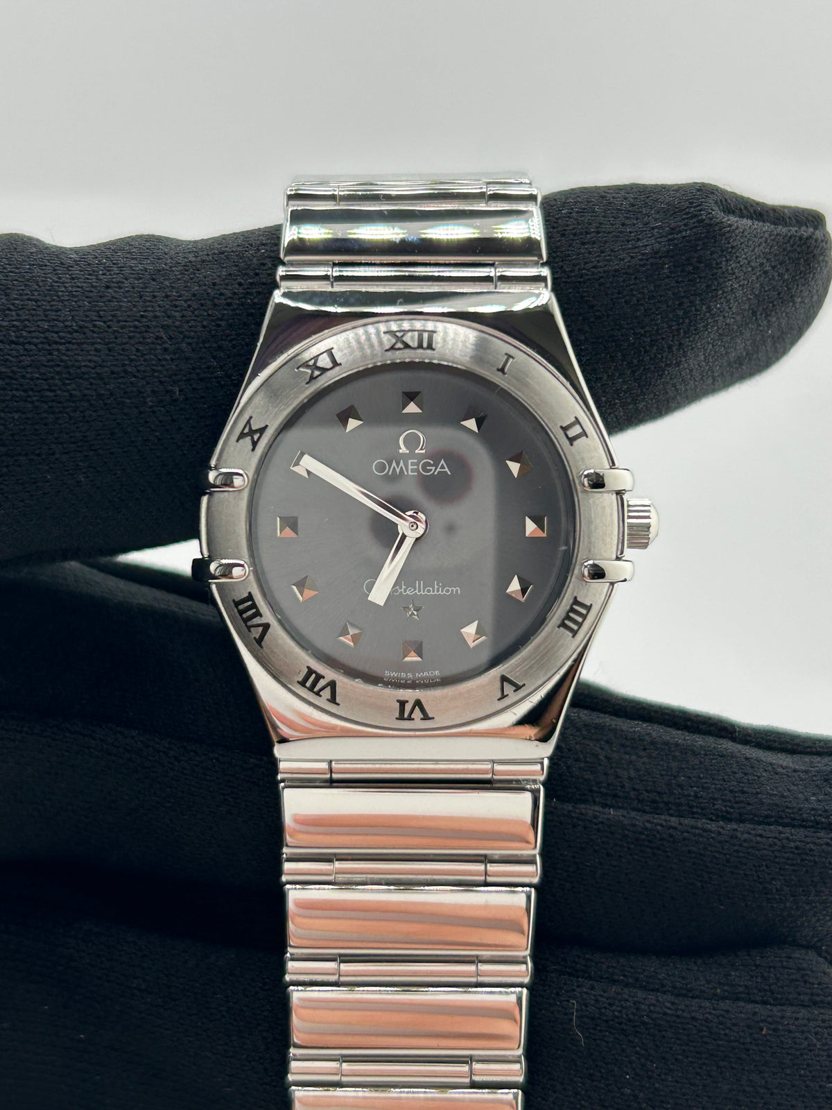 Omega Constellation Mini Gray Dial on Stainless Steel Bracelet Ref. 1561.51 — view 3