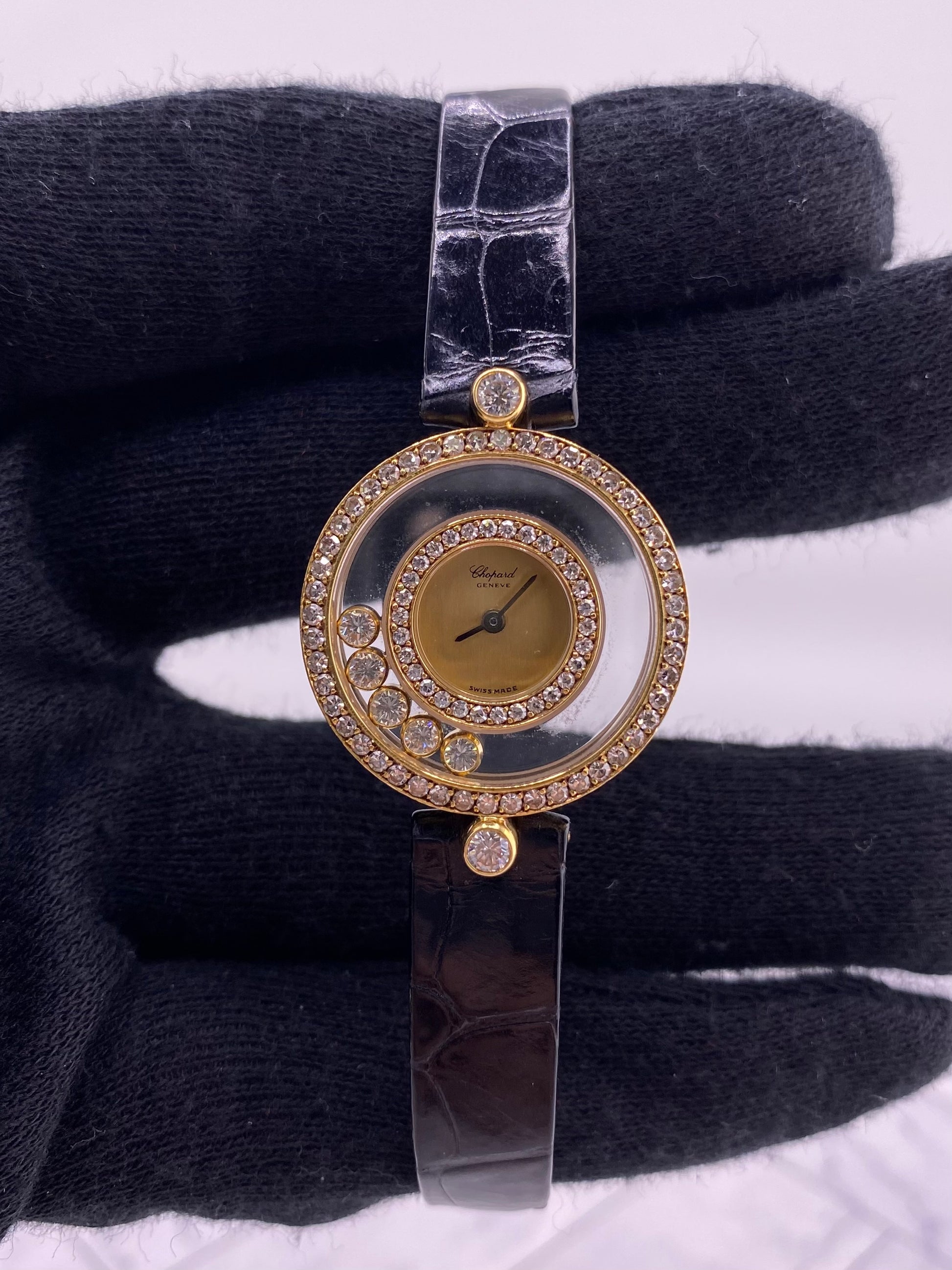 Chopard Happy Diamond Champagne Dial on Leather Ref. 20/3957 — view 2