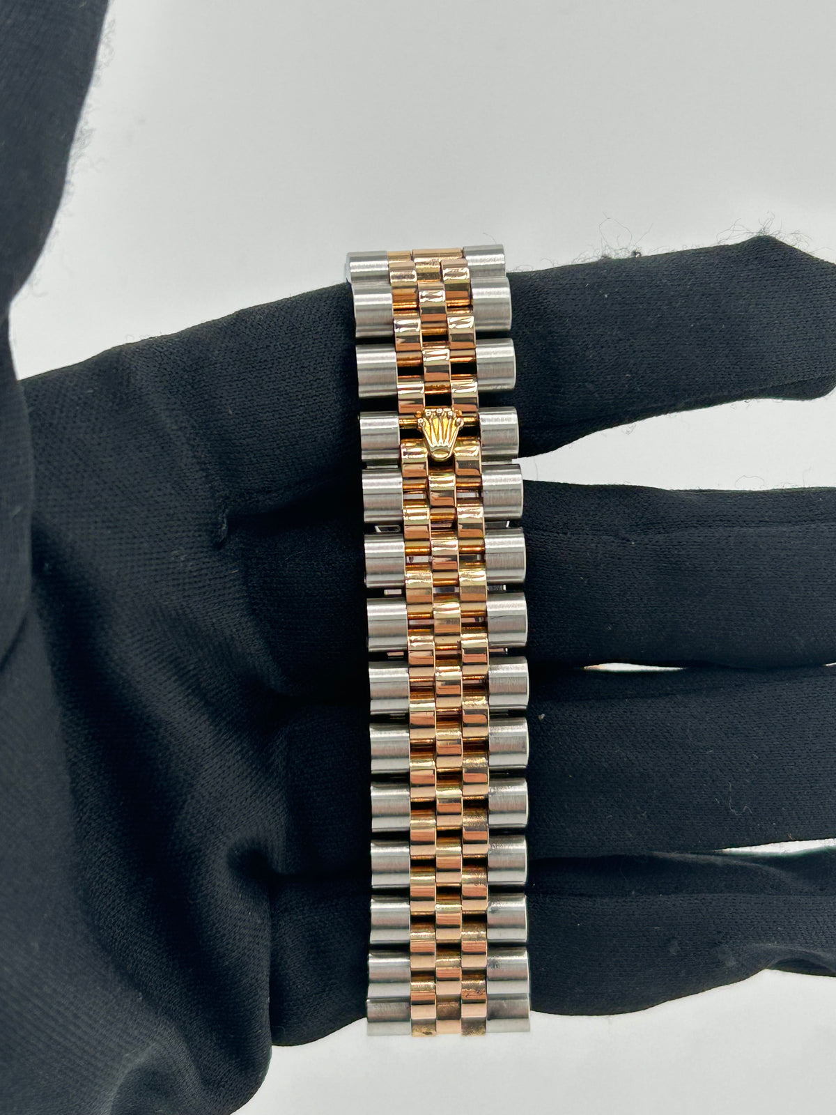 Rolex Datejust 36 Pink Champagne Stick Dial on Jubilee D Link Bracelet Ref. 116231 Papers 2005 — view 4