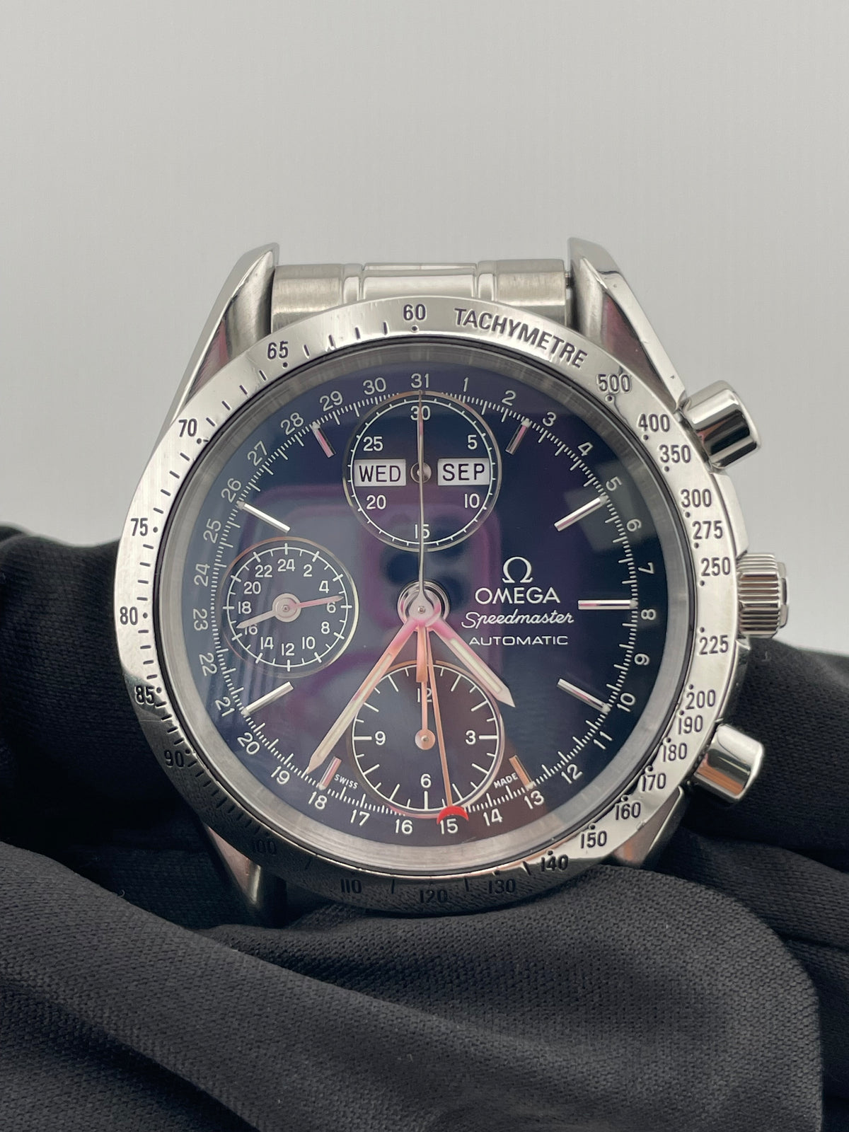 Omega Speedmaster Day Date Blue Dial on Stainless Steel Bracelet Ref. 3521.80 — view 3