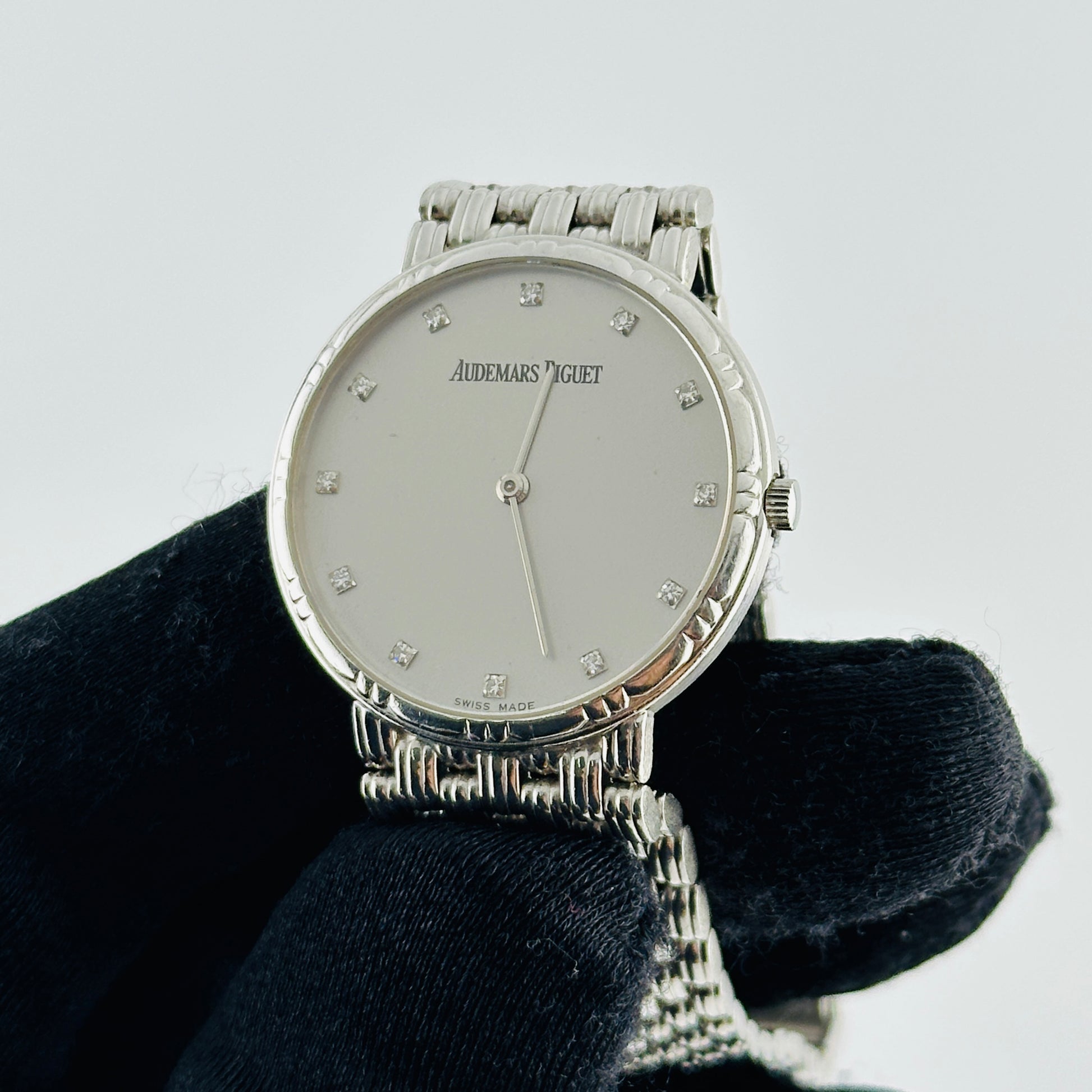 Audemars Piguet Audemars Piguet Silver / Diamond Dial on White Gold Mesh Bracelet Ref. N/A — view 2