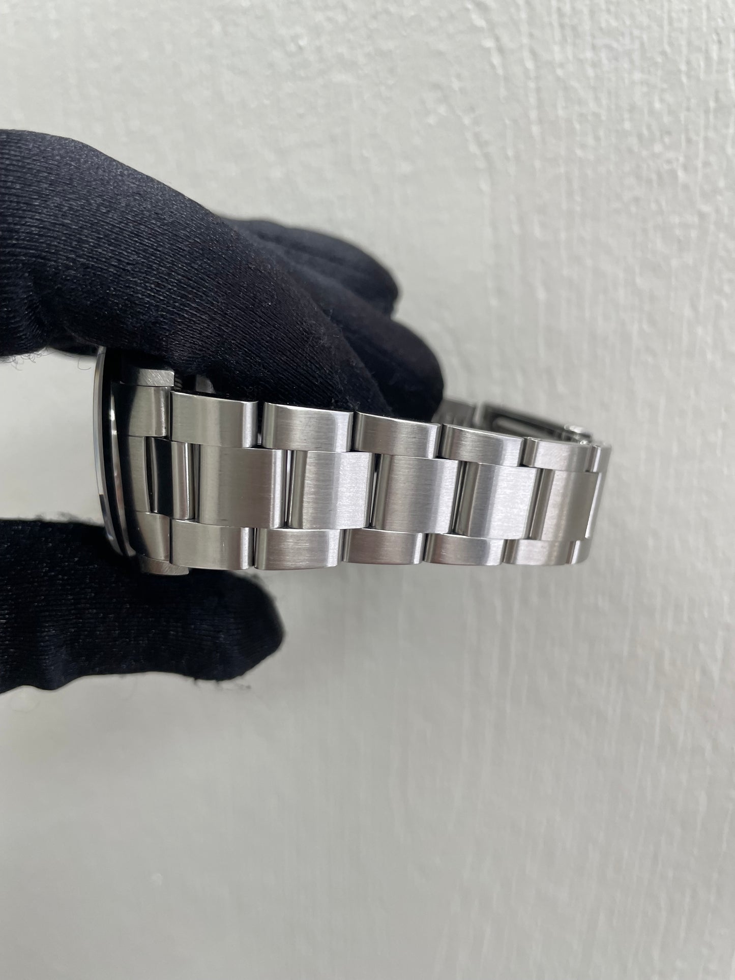 Rolex Datejust Silver Dial on Oyster Ref. 16200 Papers 2005 — view 4