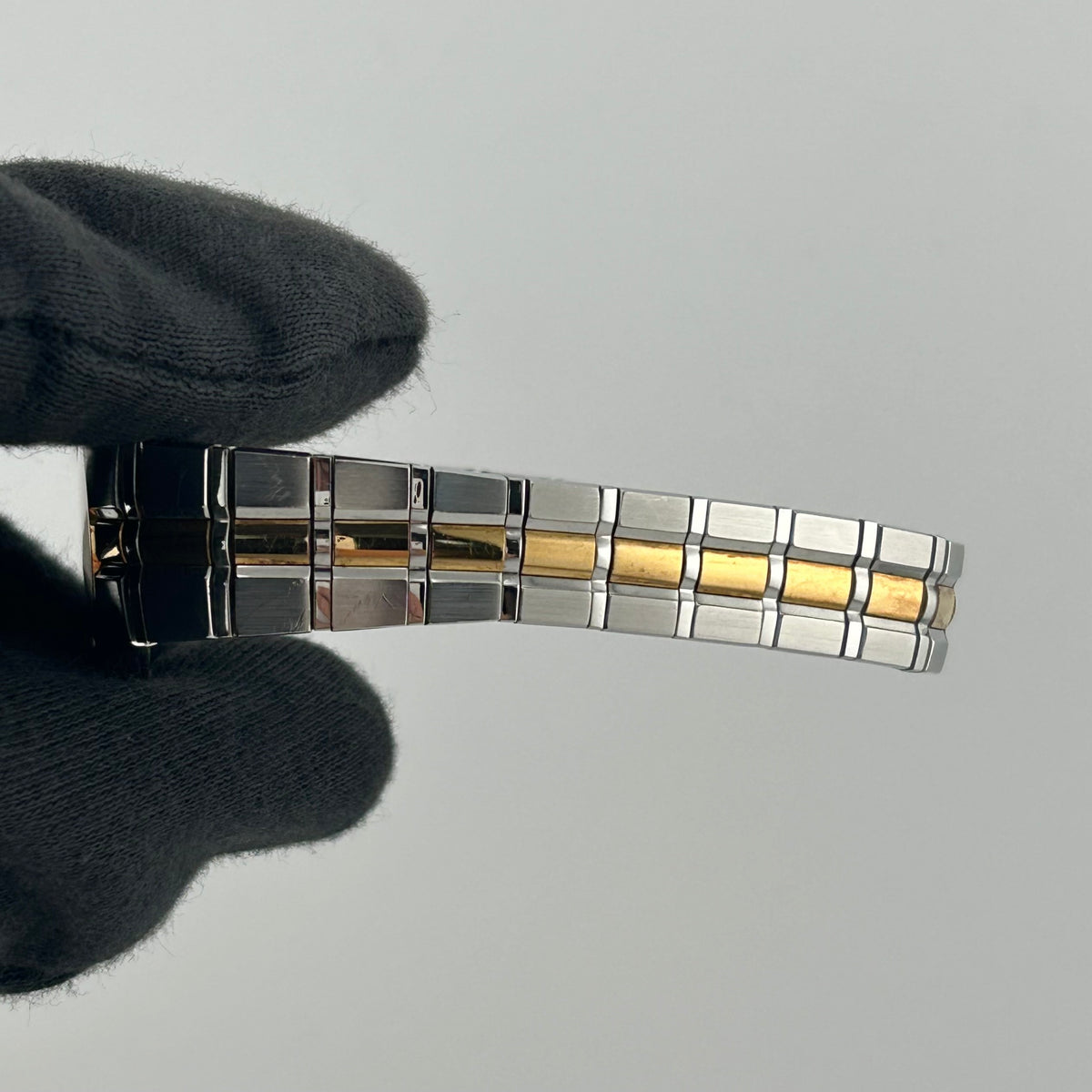 Vacheron Constantin Phidias Gold Dial on 2 Tone Ref. 61010/967.11 Papers 1991 — view 4