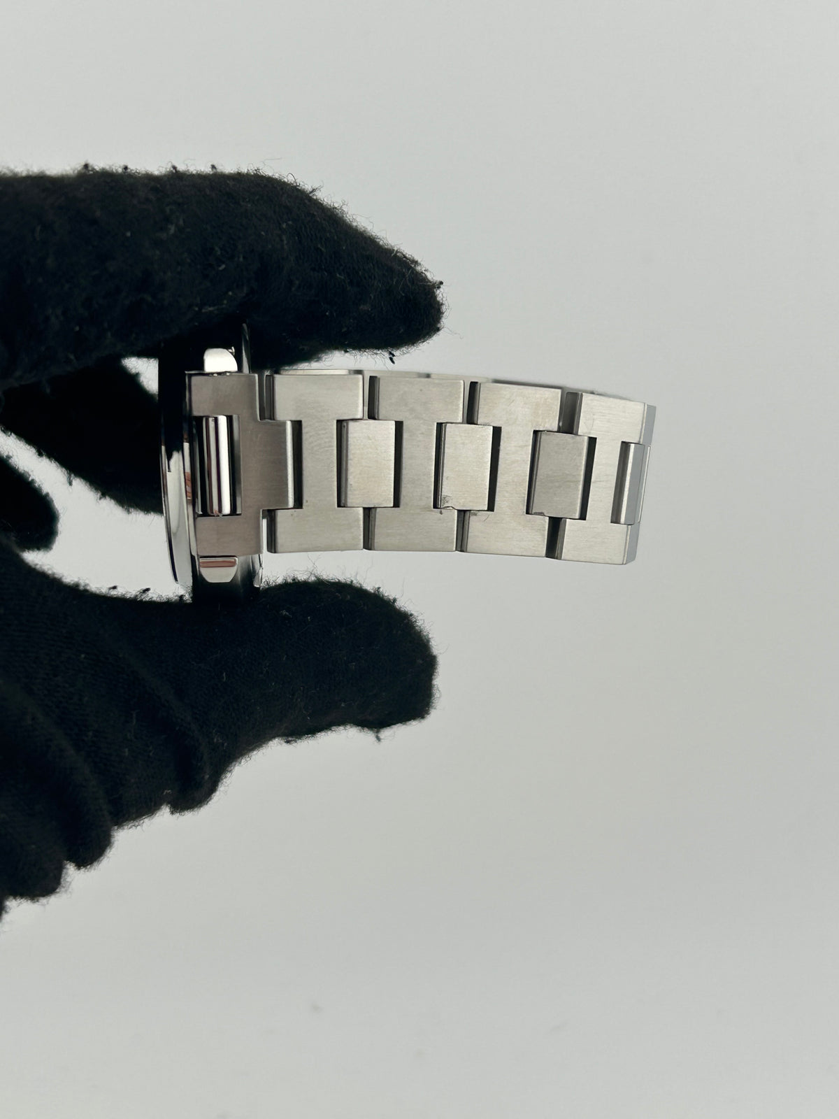 Cartier Pasha de Cartier White Dial on Stainless Steel Bracelet Ref. W31074M7 — view 5