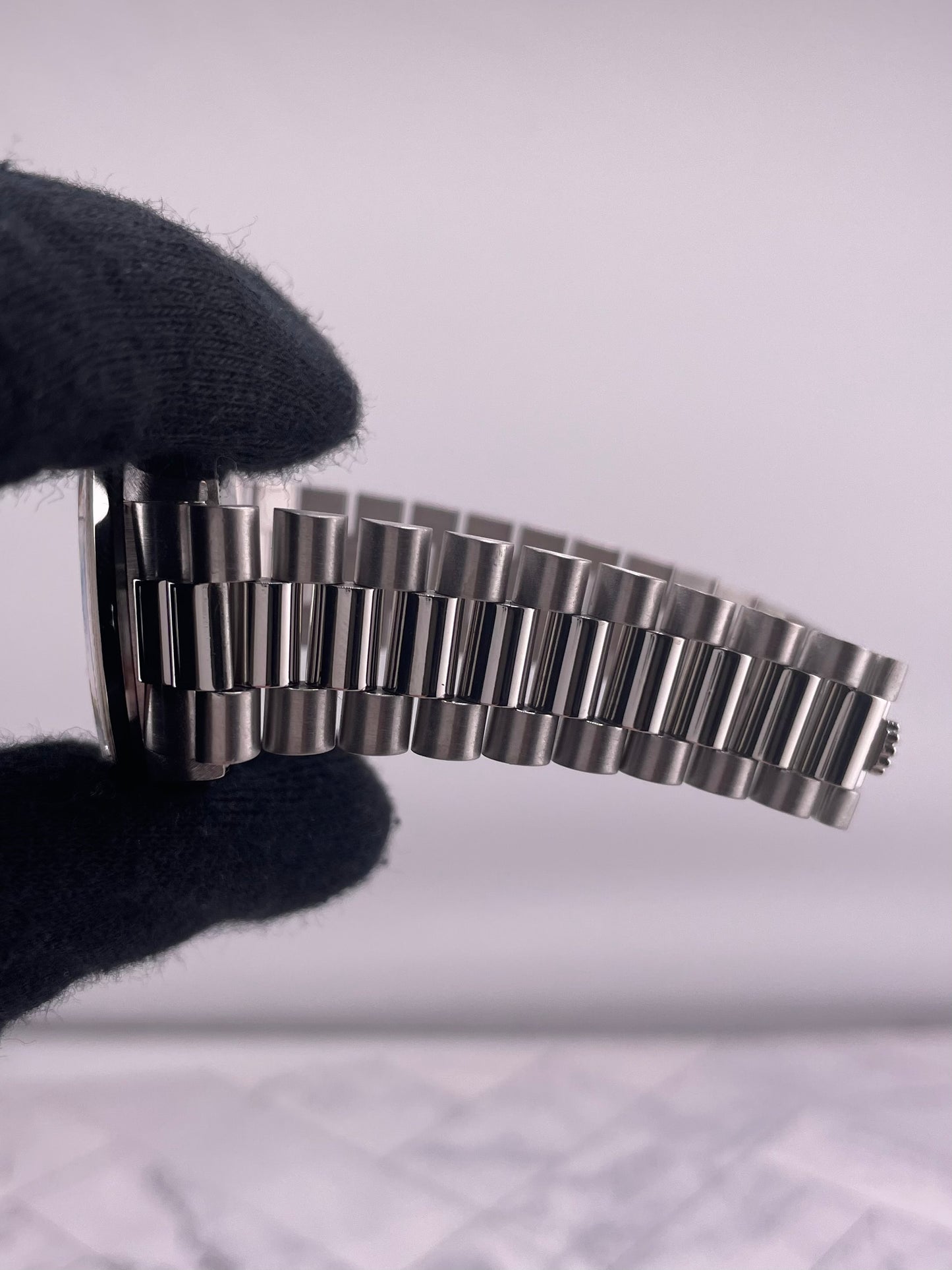 Rolex Datejust Silver Diamond Dial on President Ref. 68246 Papers 1991 — view 5