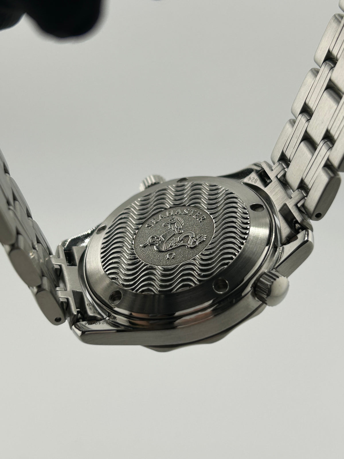 Omega Seamaster Professional 300M Dark Blue Dial on Stainless Steel Bracelet Ref. 2561.80 — view 7