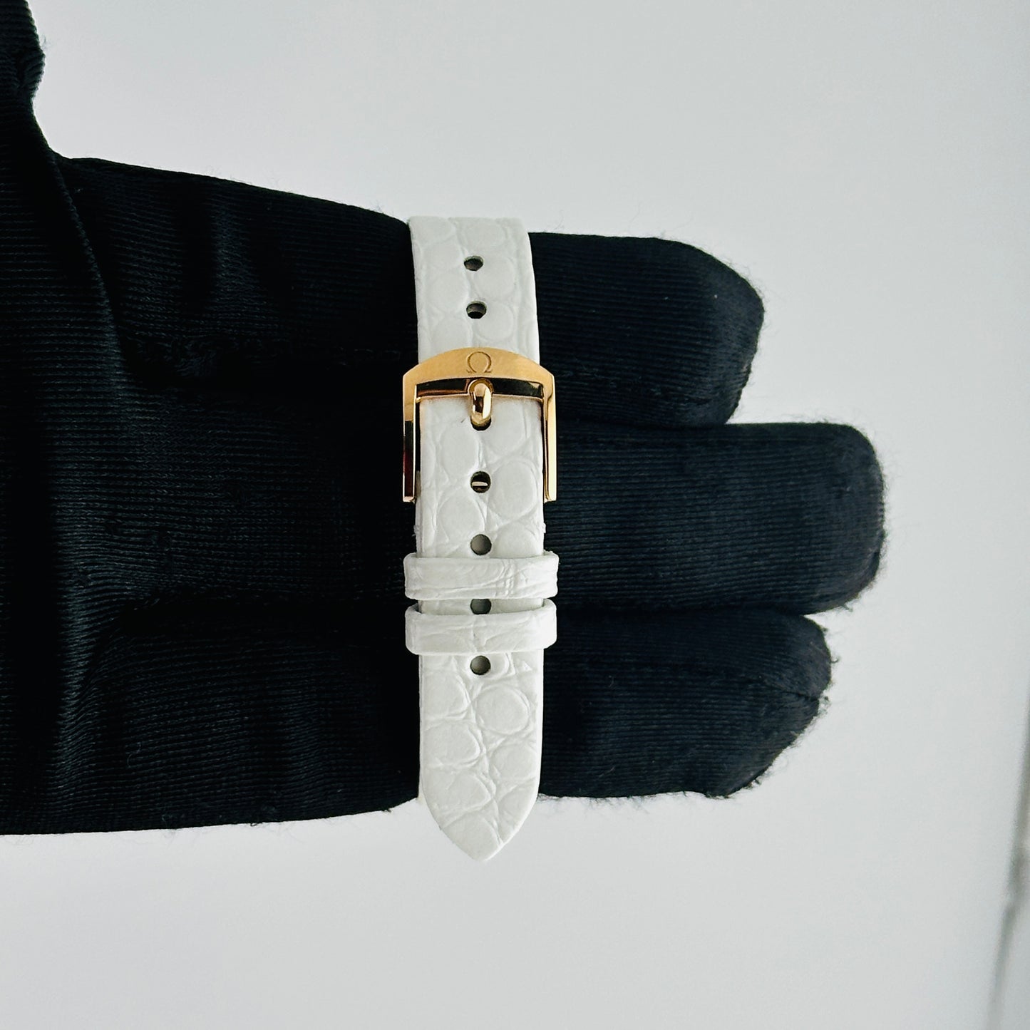 Omega De Ville Prestige White Mop Dial on Leather Ref. 424.53.27.60.55.002 Card Open Date — view 2