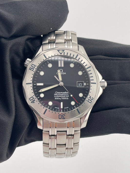 Omega Seamaster Black Dial on Stainless Steel Bracelet Ref. 2251.5 Card 2016 — view 2