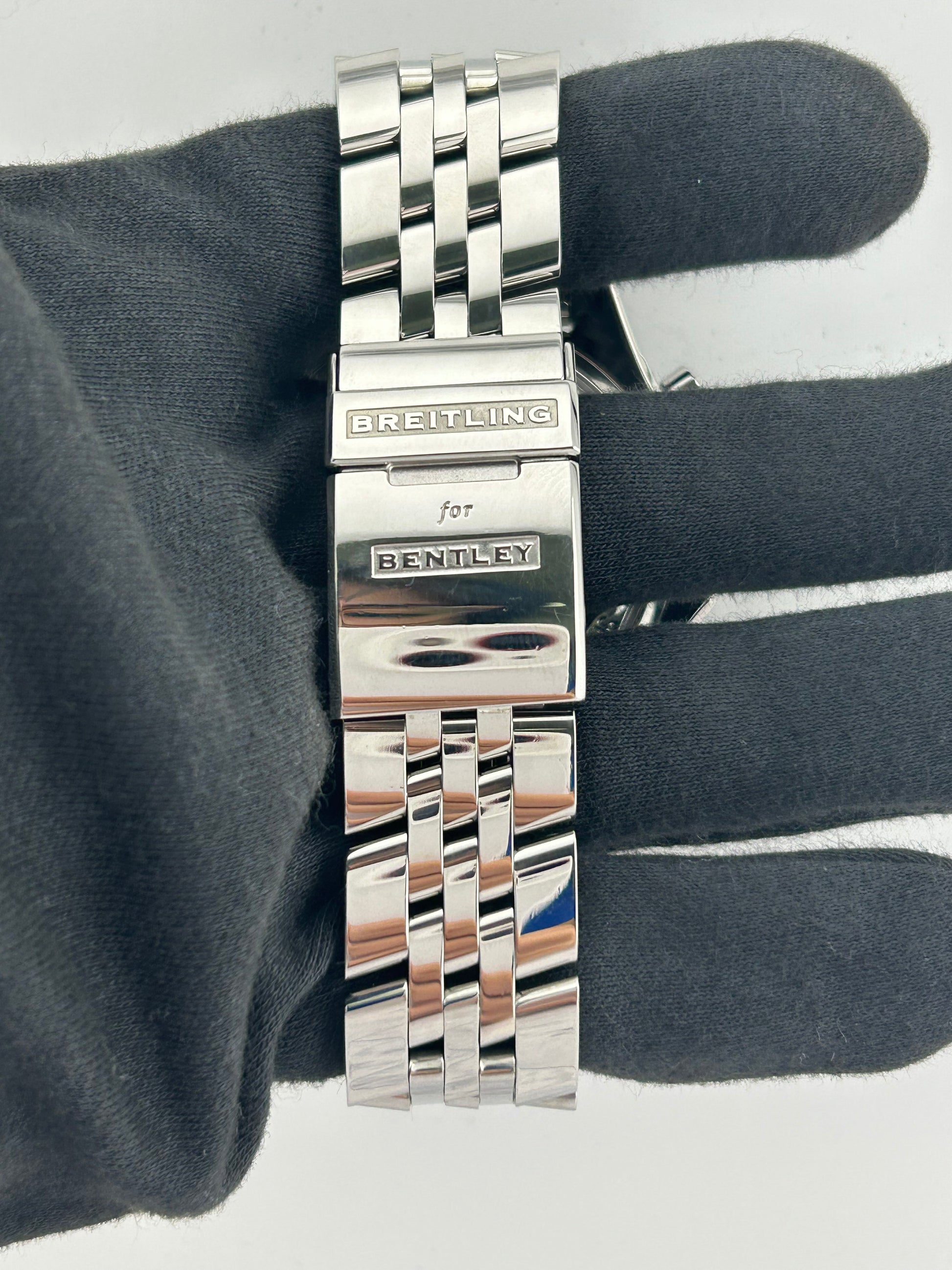 Breitling Bentley Barnato Racing Silver Dial on Stainless Steel Bracelet Ref. A25366 Card 2014 — view 4